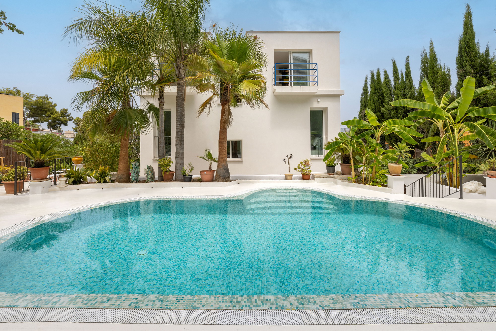 Beautifully renovated central house in Palma with Pool, Lush Garden & Cathedral Views-26