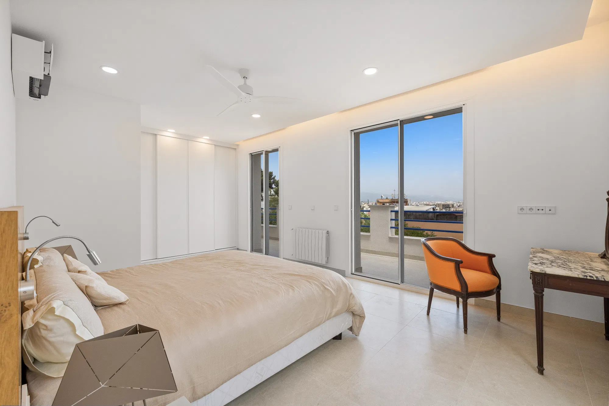 Beautifully renovated central house in Palma with Pool, Lush Garden & Cathedral Views-11