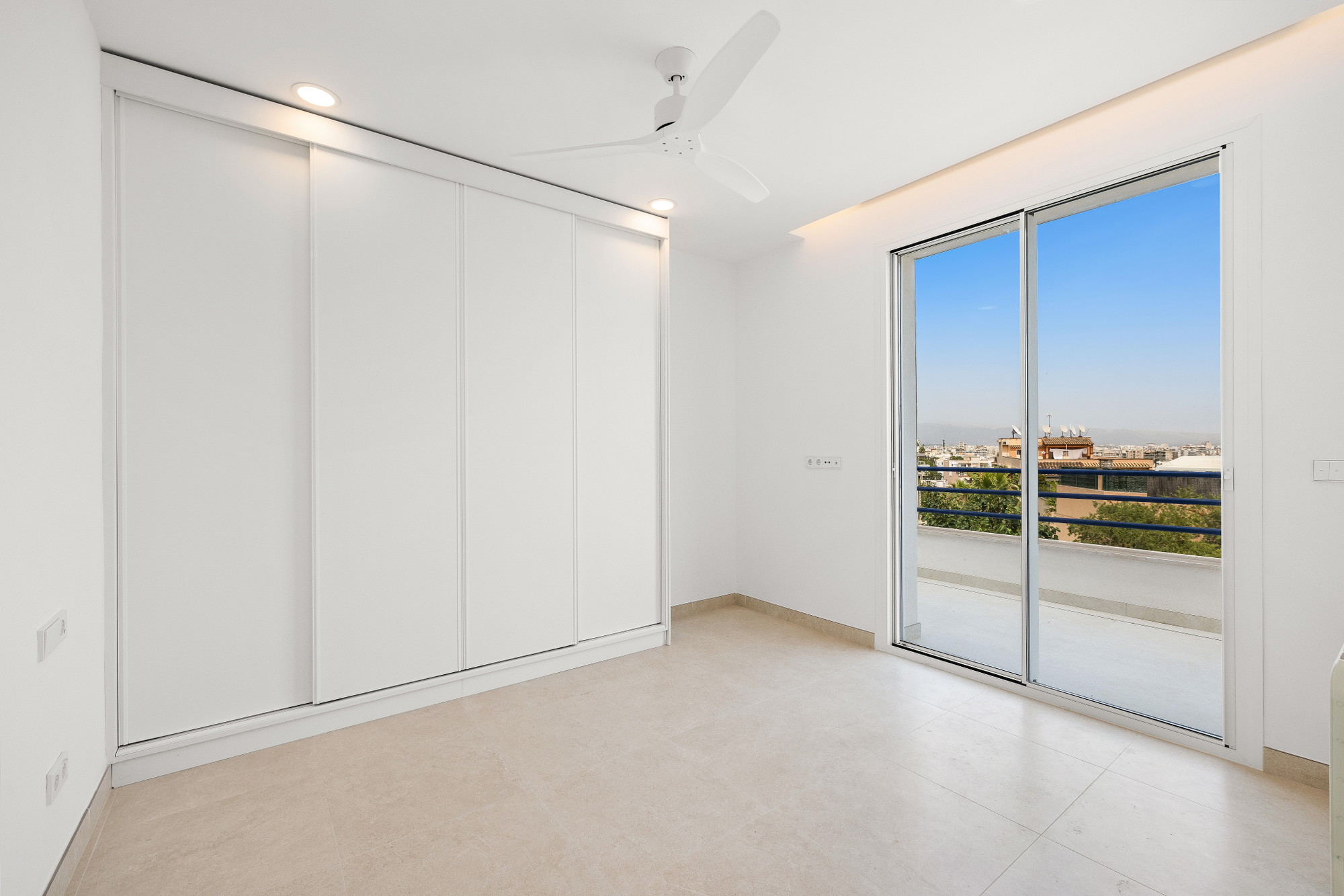 Beautifully renovated central house in Palma with Pool, Lush Garden & Cathedral Views-22