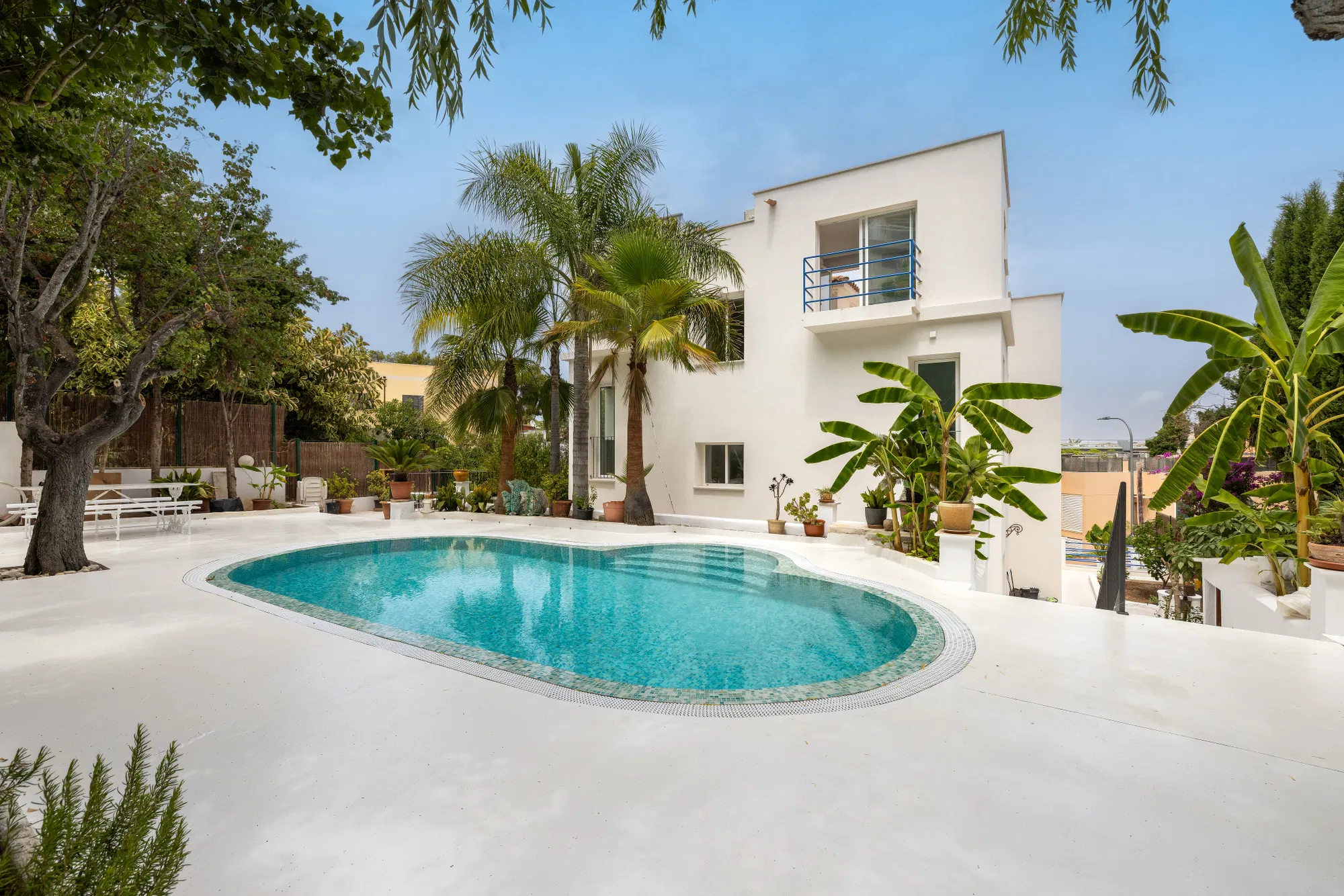 Beautifully renovated central house in Palma with Pool, Lush Garden & Cathedral Views-27