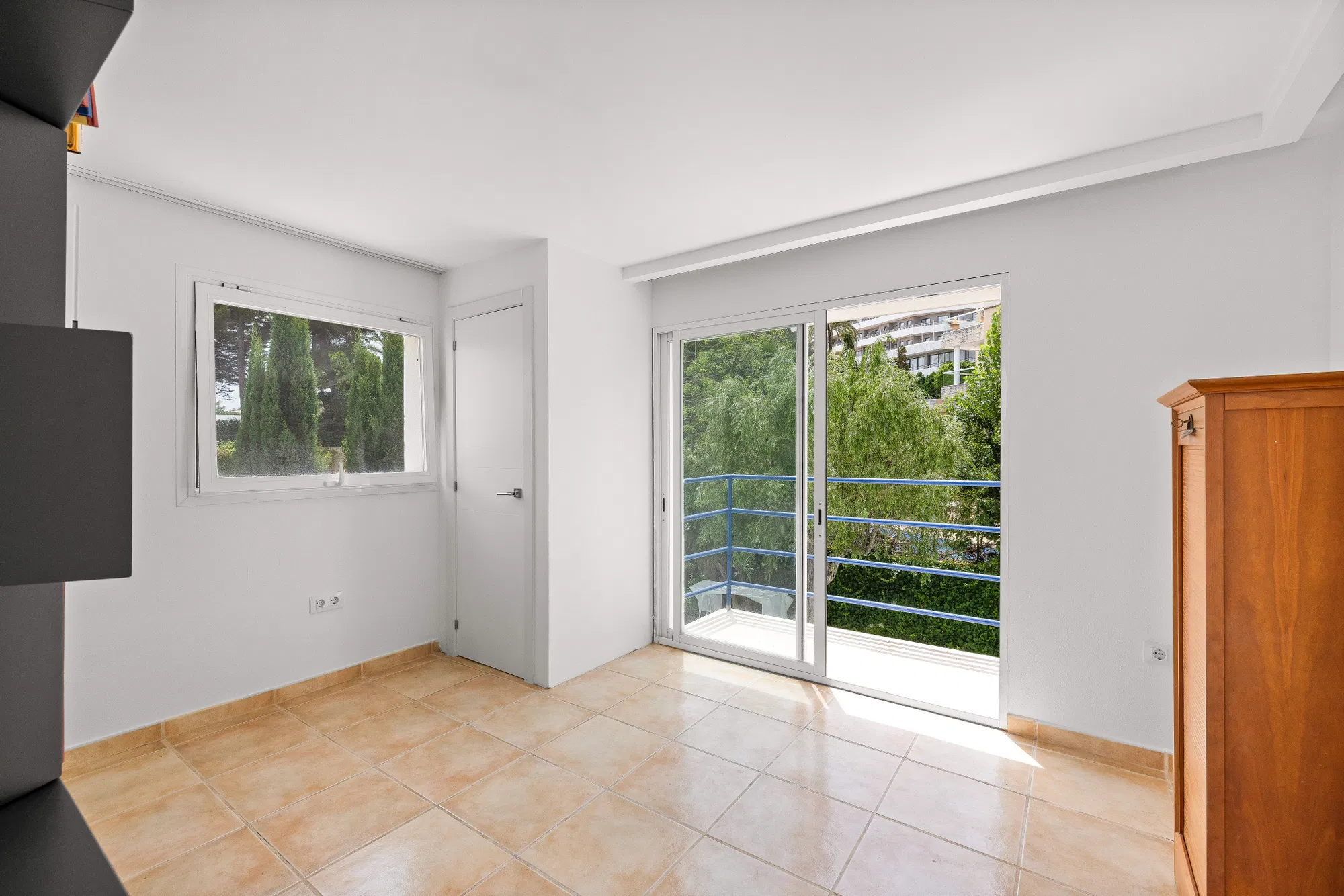 Beautifully renovated central house in Palma with Pool, Lush Garden & Cathedral Views-20