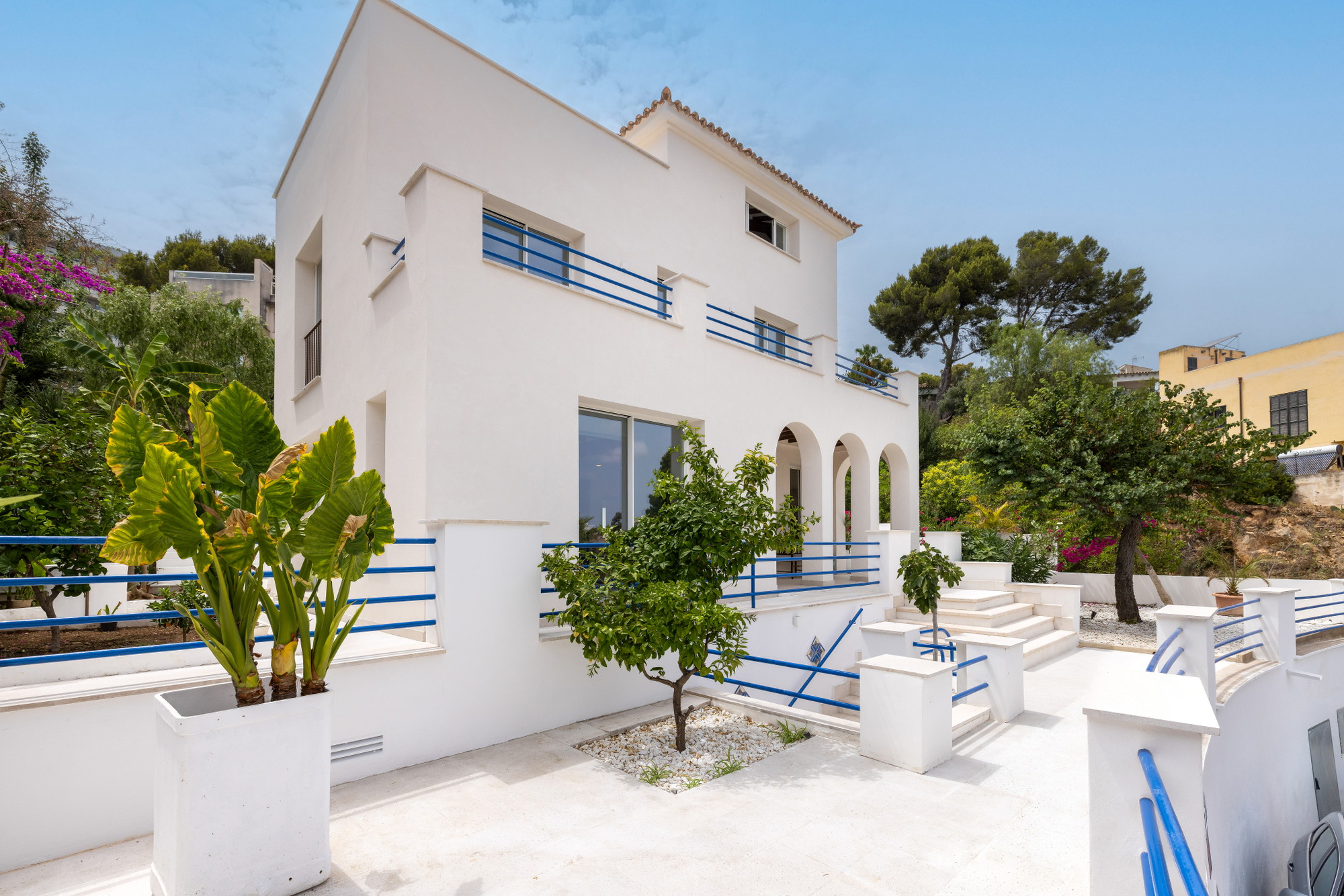 Beautifully renovated central house in Palma with Pool, Lush Garden & Cathedral Views-28