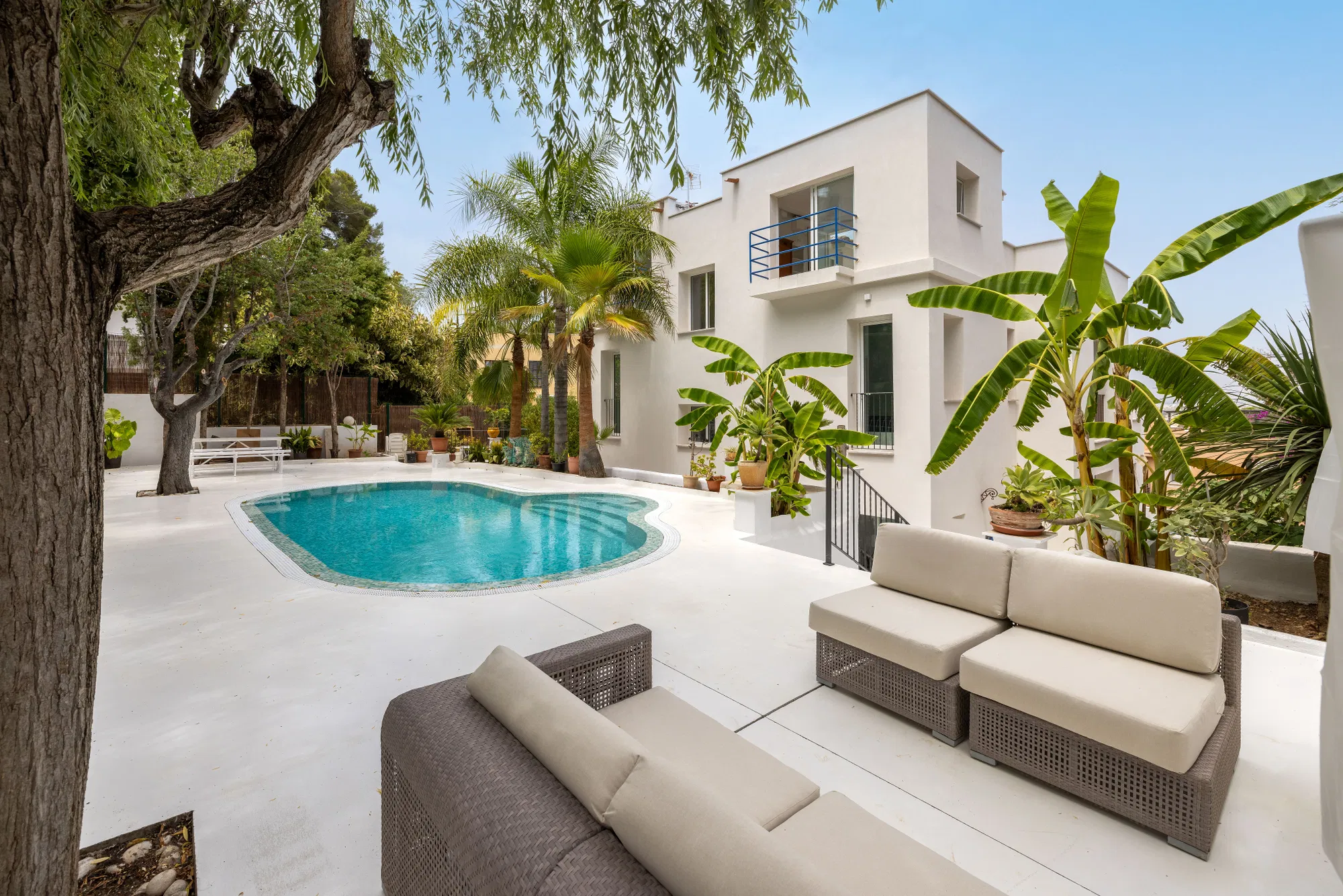 Beautifully renovated central house in Palma with Pool, Lush Garden & Cathedral Views-1
