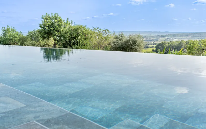 Nowy projekt budowlany: Unikalny projekt ze wspaniałymi widokami w Sineu