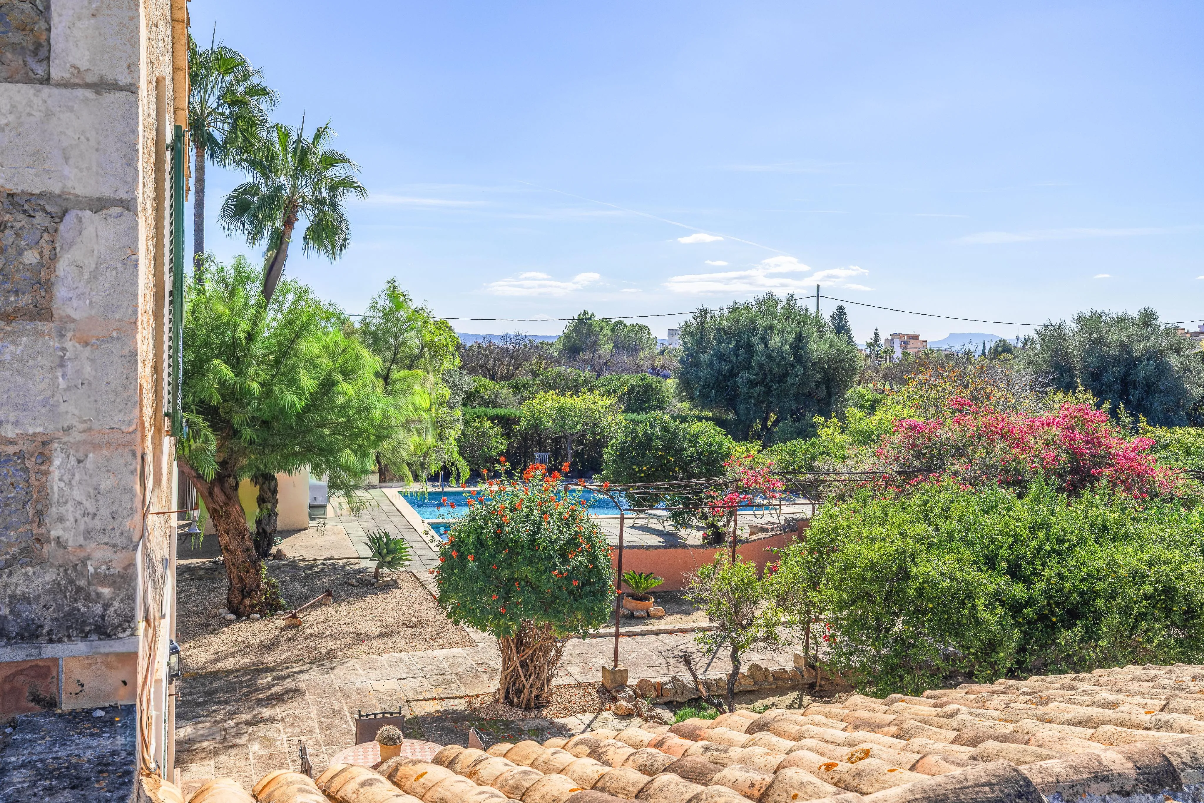 Landhus med pool tæt på Inca-2