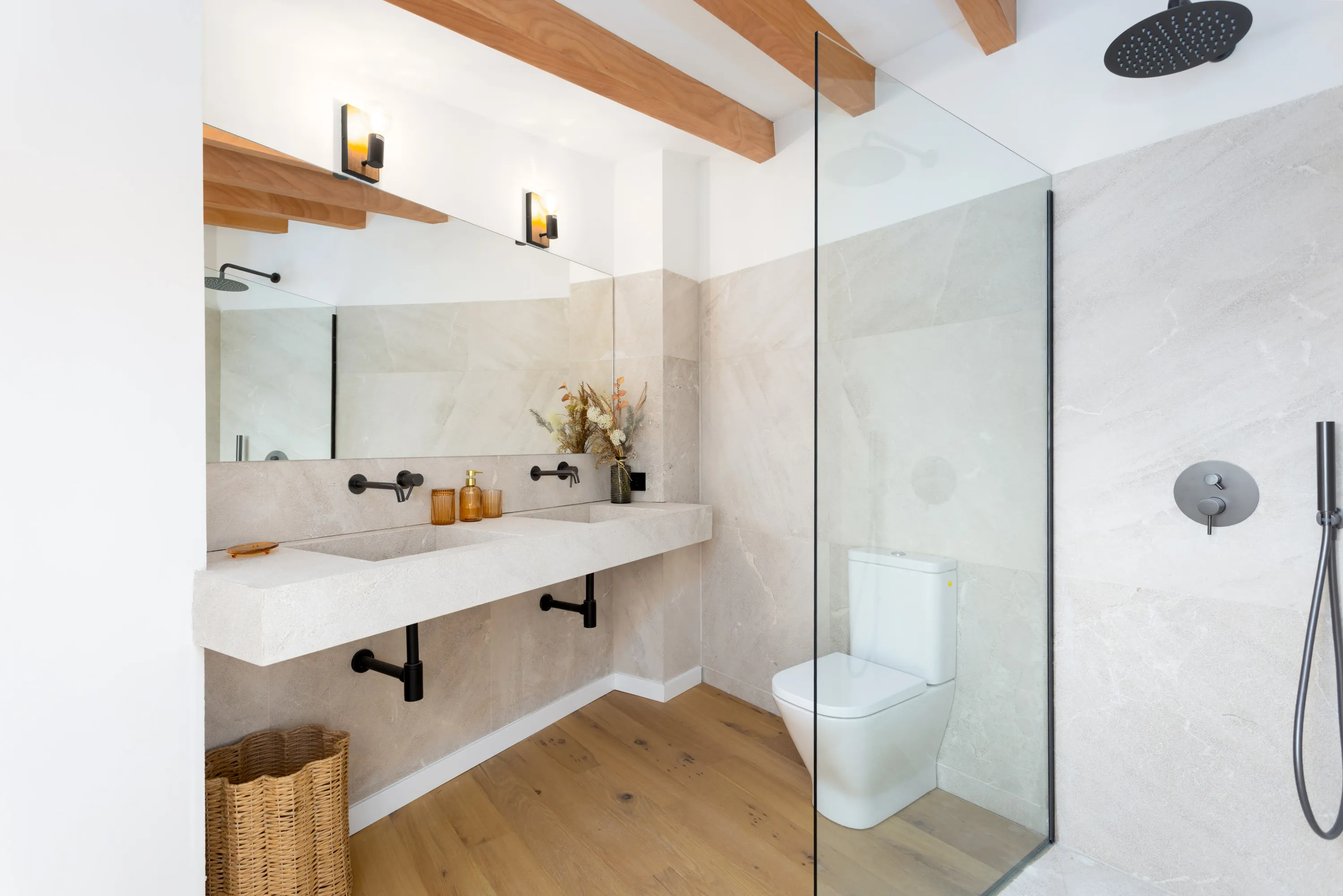 Spektakuläres renoviertes Haus mit modernem Design und mediterranem Charme-13