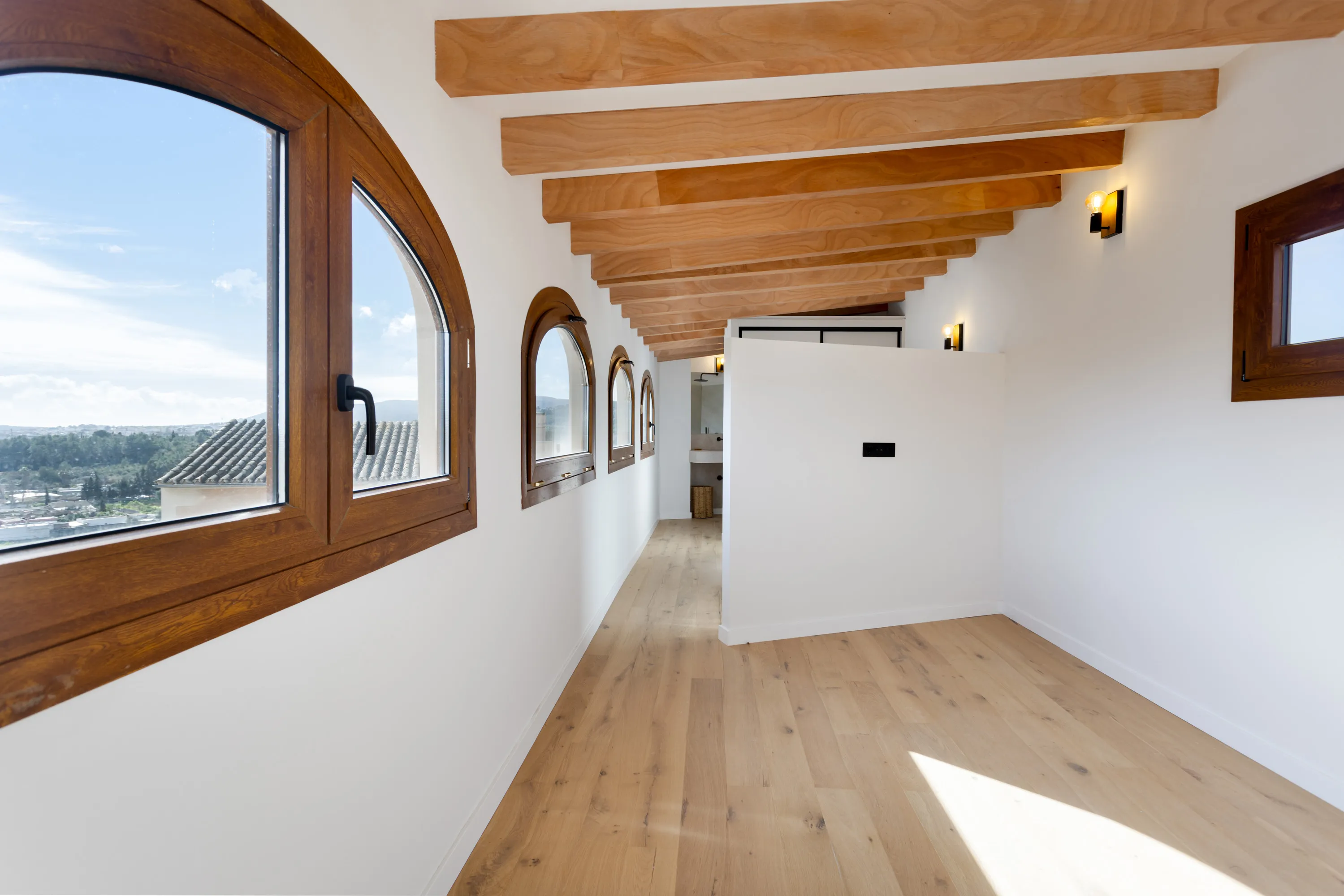 Spektakuläres renoviertes Haus mit modernem Design und mediterranem Charme-11