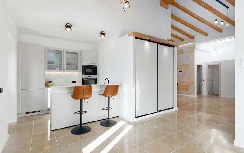 Spettacolare casa ristrutturata con design moderno e fascino mediterraneo