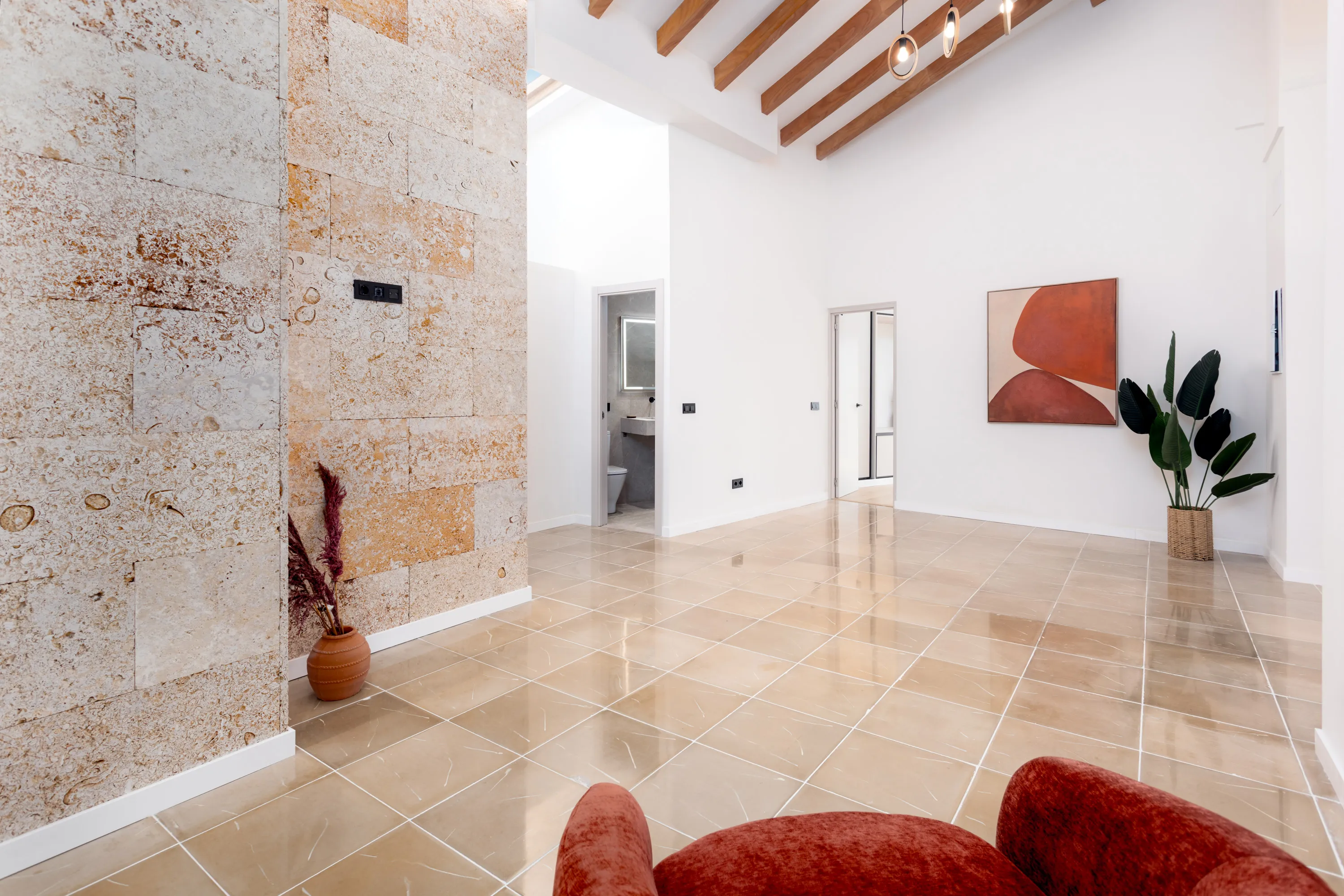 Espectacular casa reformada amb disseny modern i essència mediterrània-7