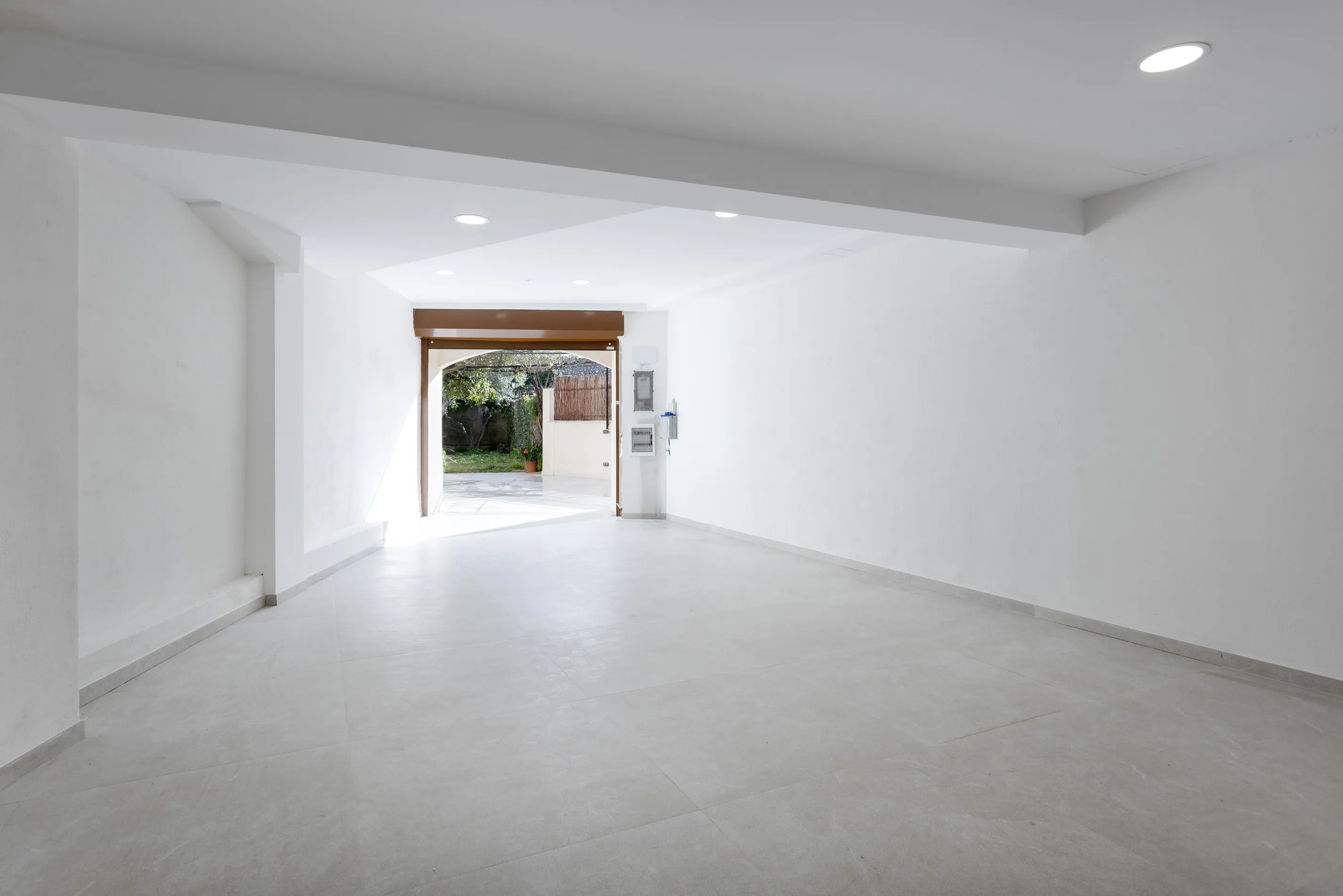 Espectacular casa reformada con diseño moderno y esencia mediterránea-15