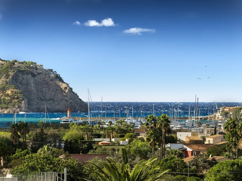 Charmerende landsted med udsigt over havnen-4