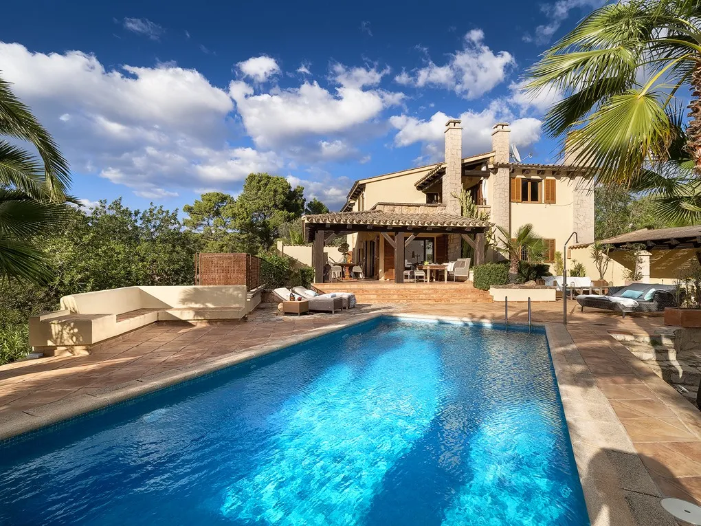 Charming country house with harbour views-1