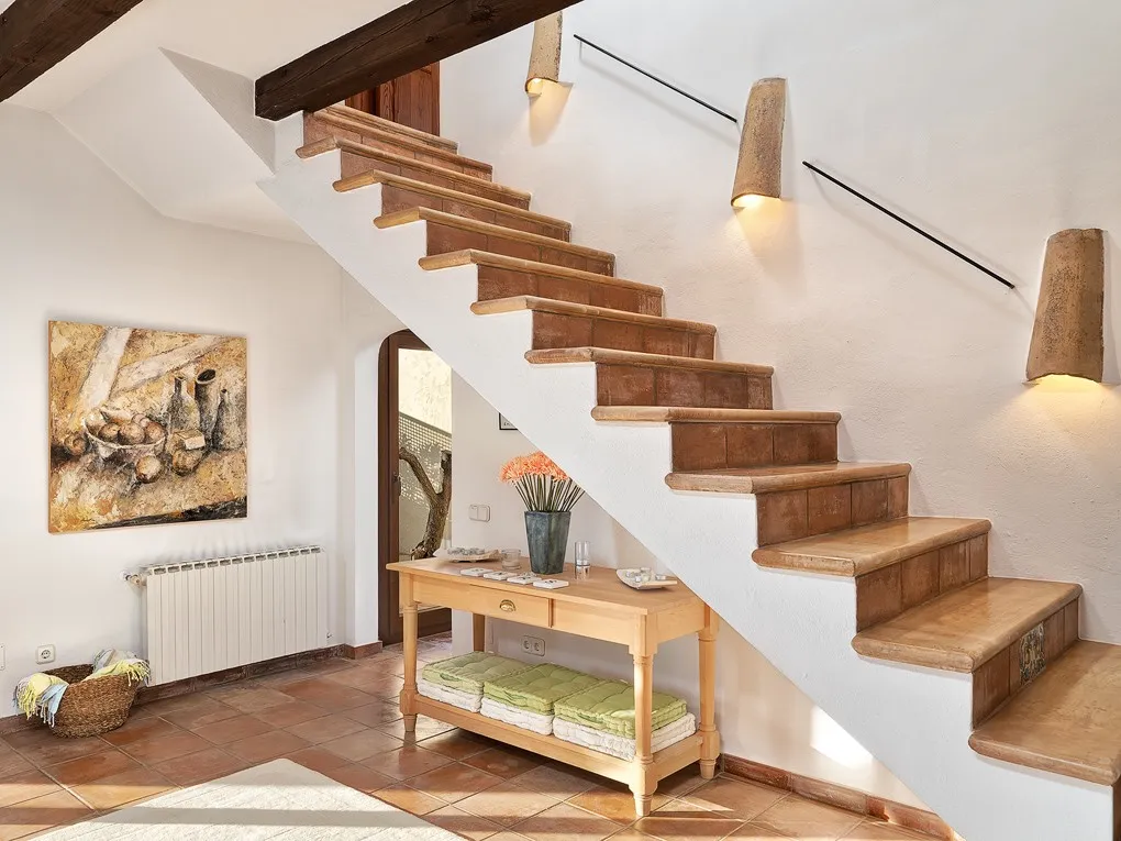 Charming country house with harbour views-12