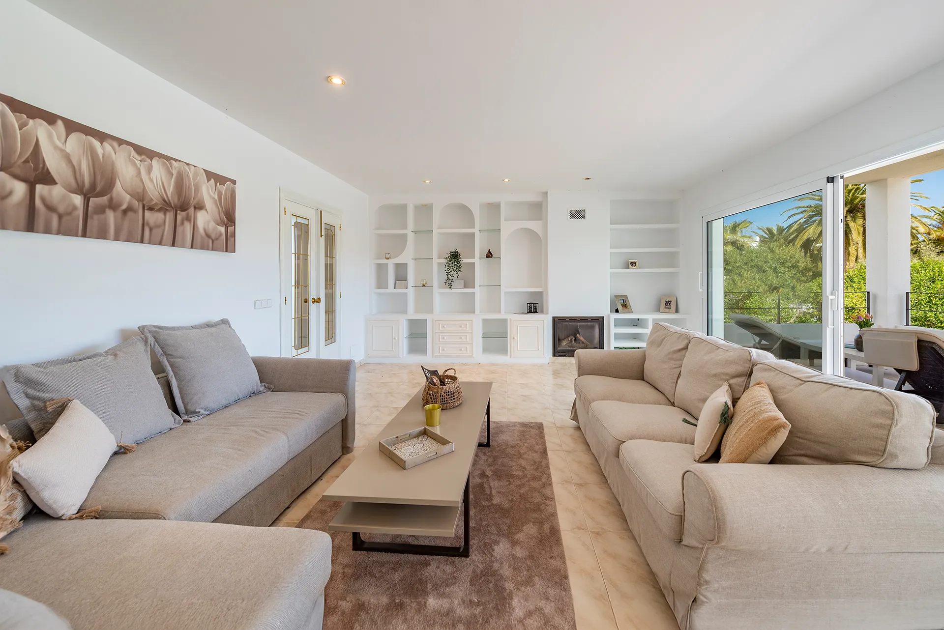 Solig villa med pool och semesteruthyrningslicens i lugnt bostadsområde, Puerto Pollensa-6