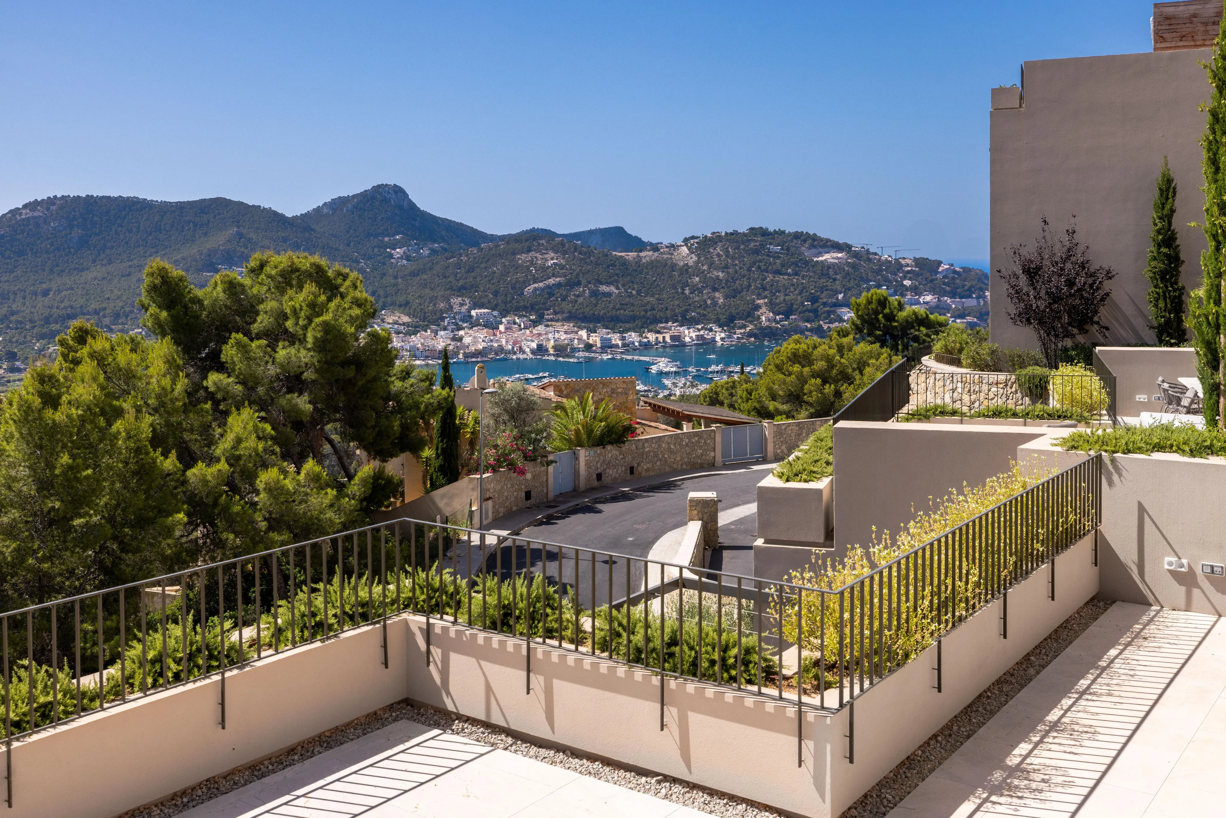 Stijlvol verblijf met uitzicht op het Tramuntana-gebergte-15