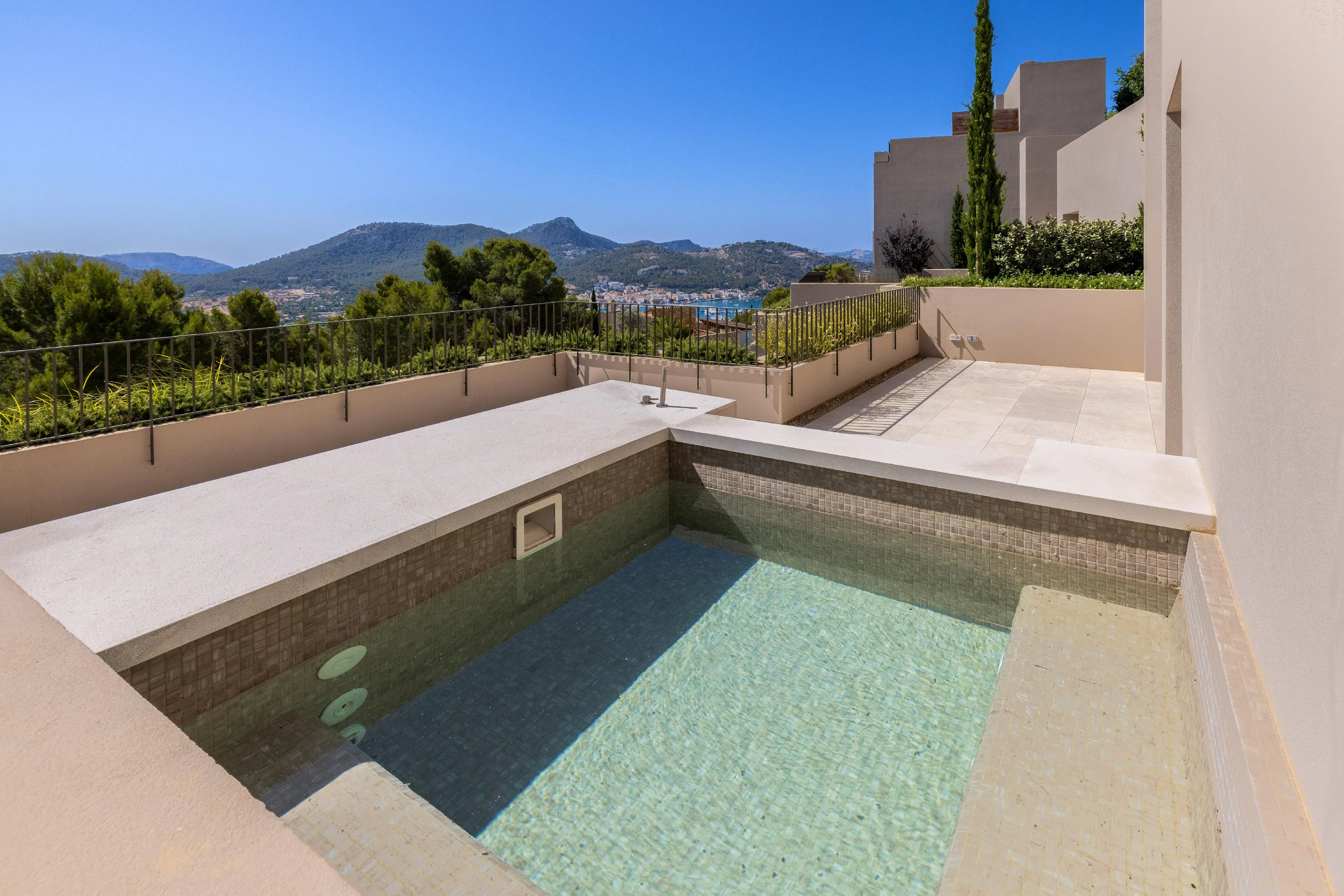 Elegante residencia con vistas a la Sierra de Tramuntana-16