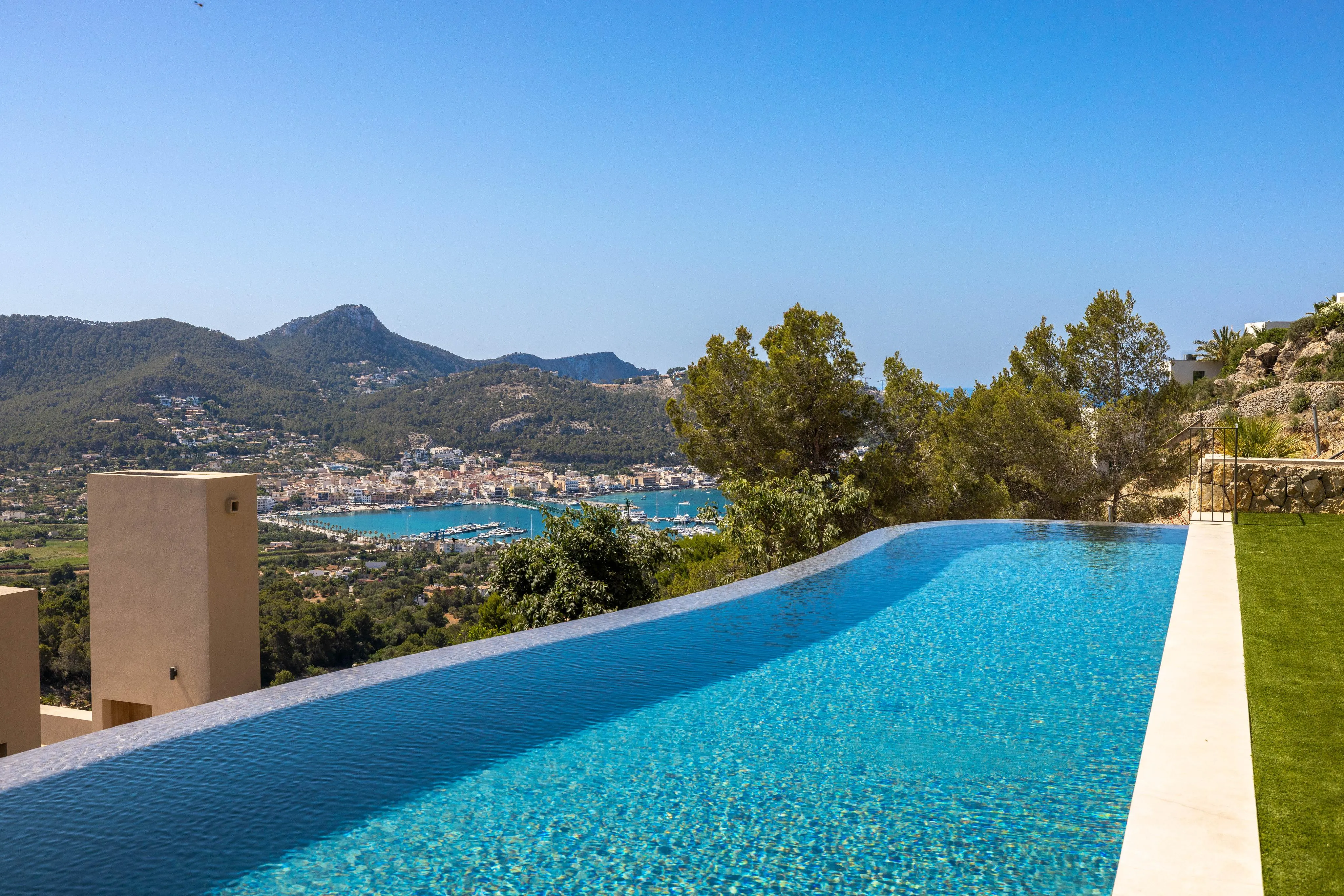Elegante residencia con vistas a la Sierra de Tramuntana-1