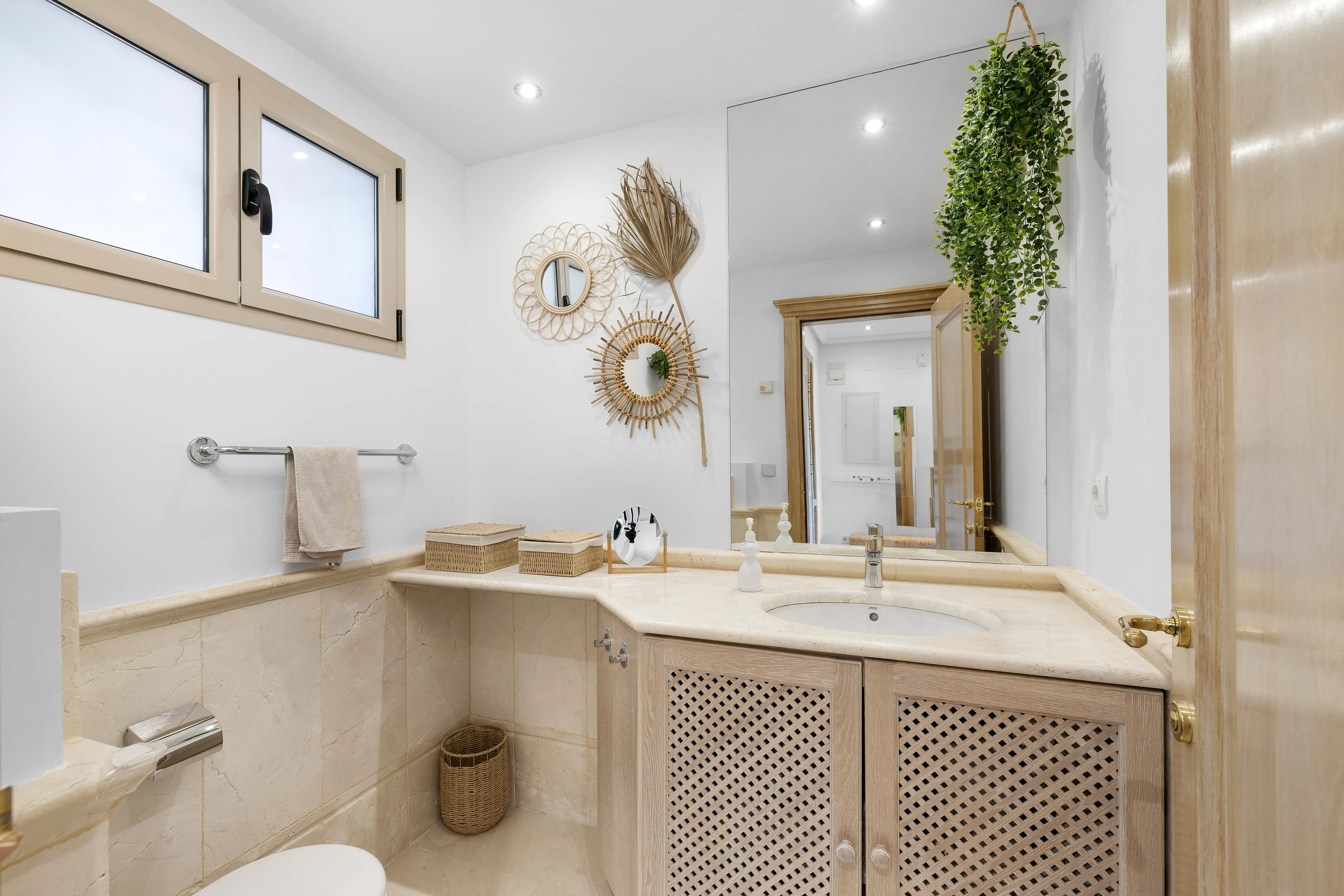 Vivienda soleada en urbanización exclusiva-9