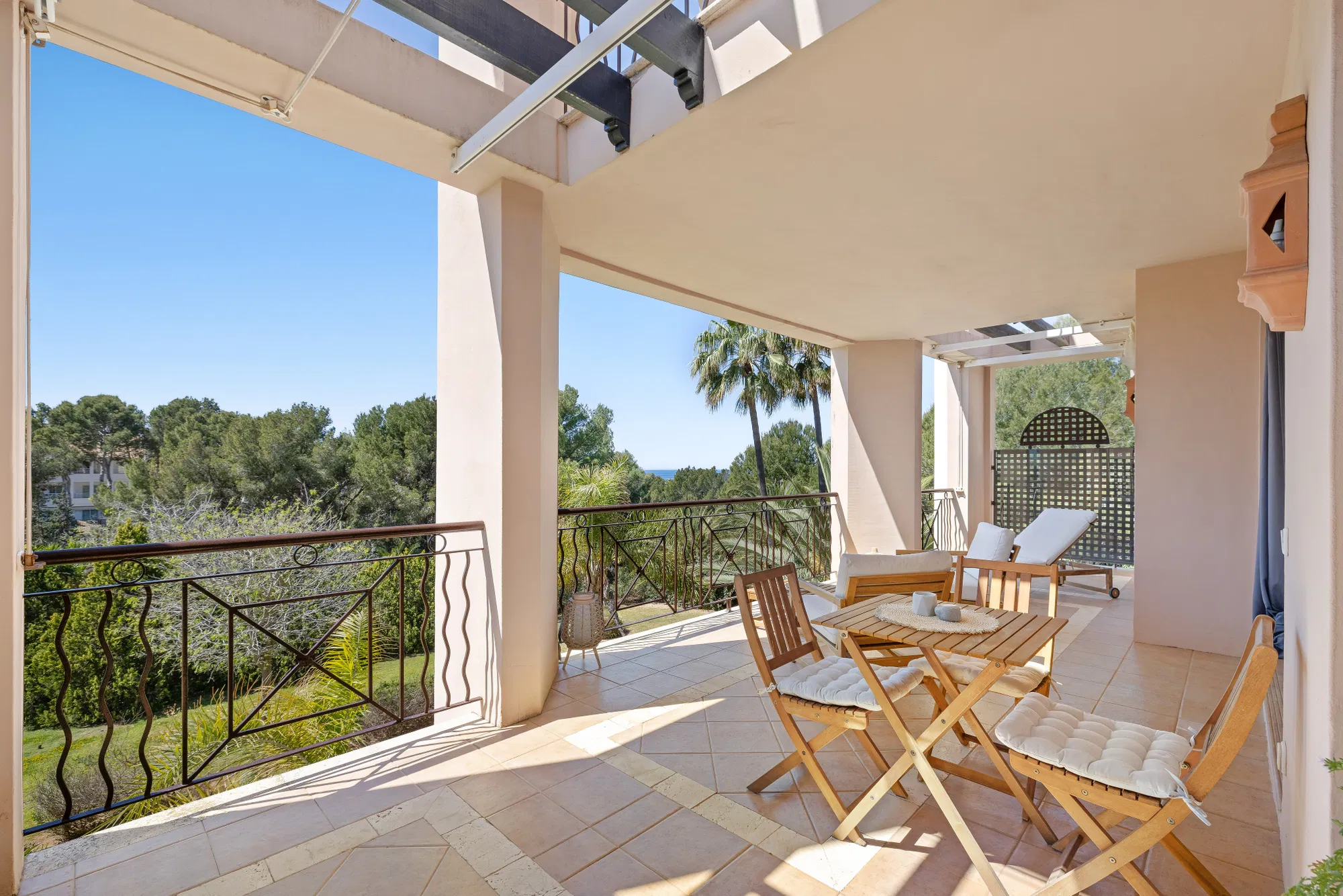 Sunny apartment in exclusive residential complex-15