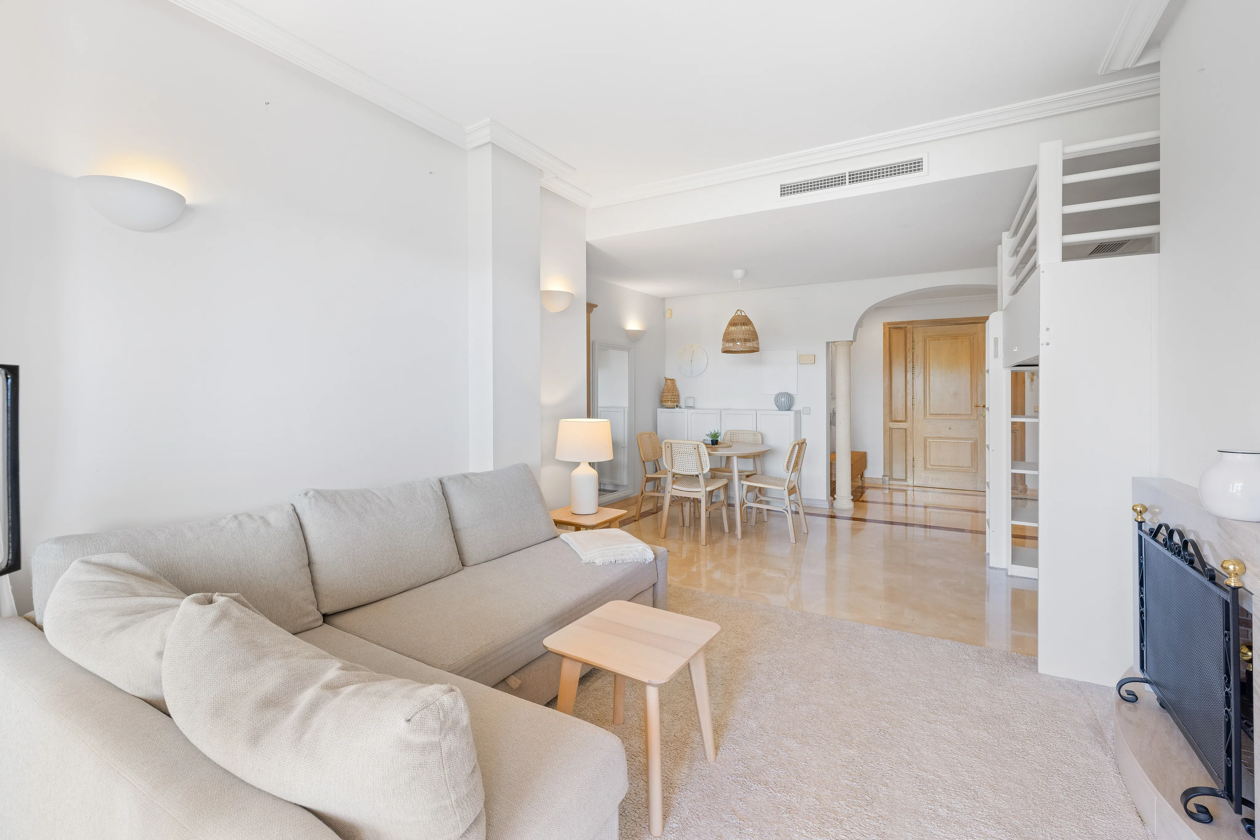 Vivienda soleada en urbanización exclusiva-4