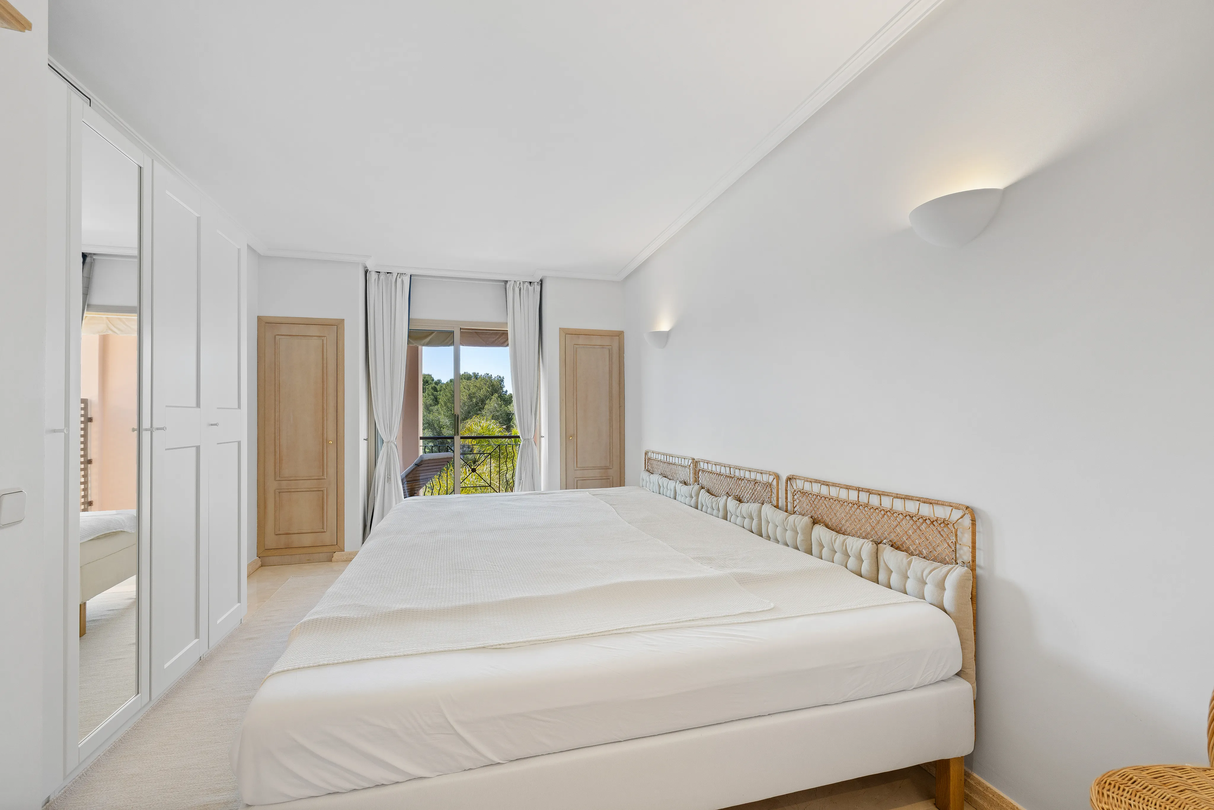 Vivienda soleada en urbanización exclusiva-8