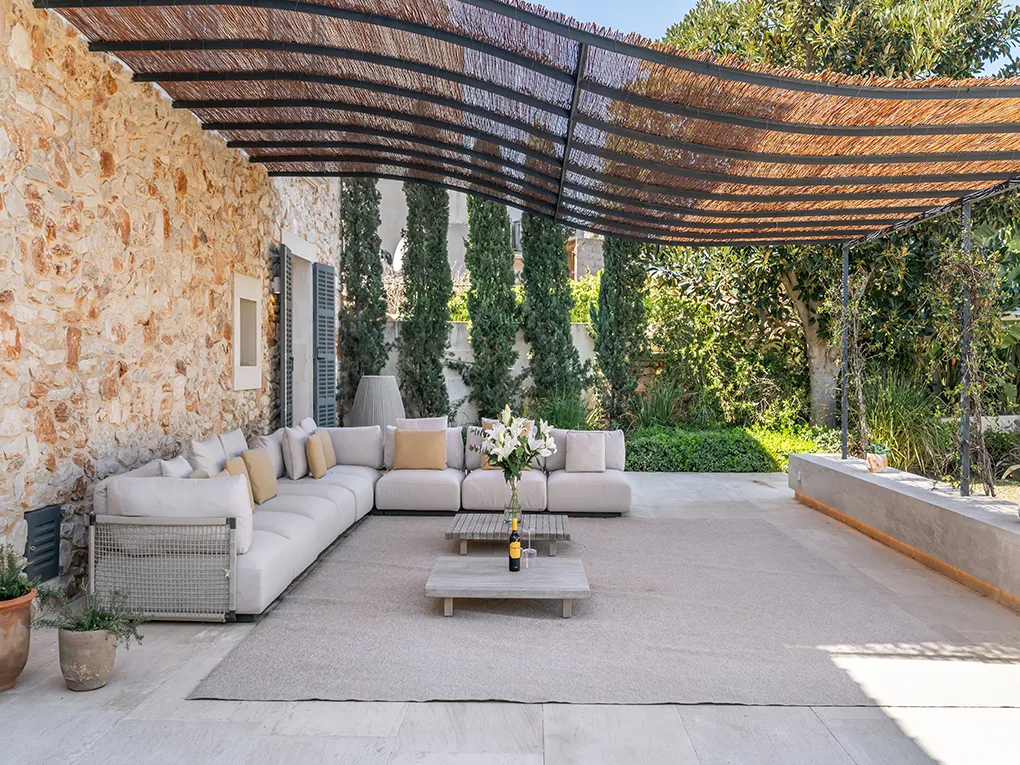 Luxury townhouse with an impressive garden-3