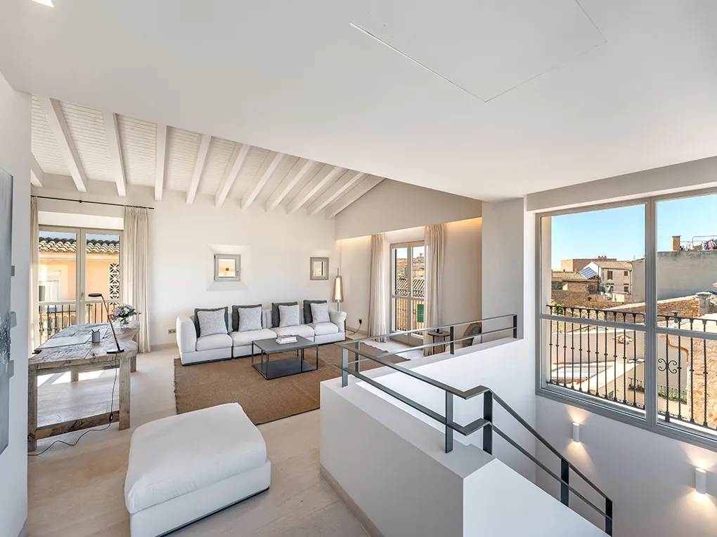 Luxury townhouse with an impressive garden-11