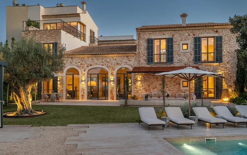 Luxury townhouse with an impressive garden