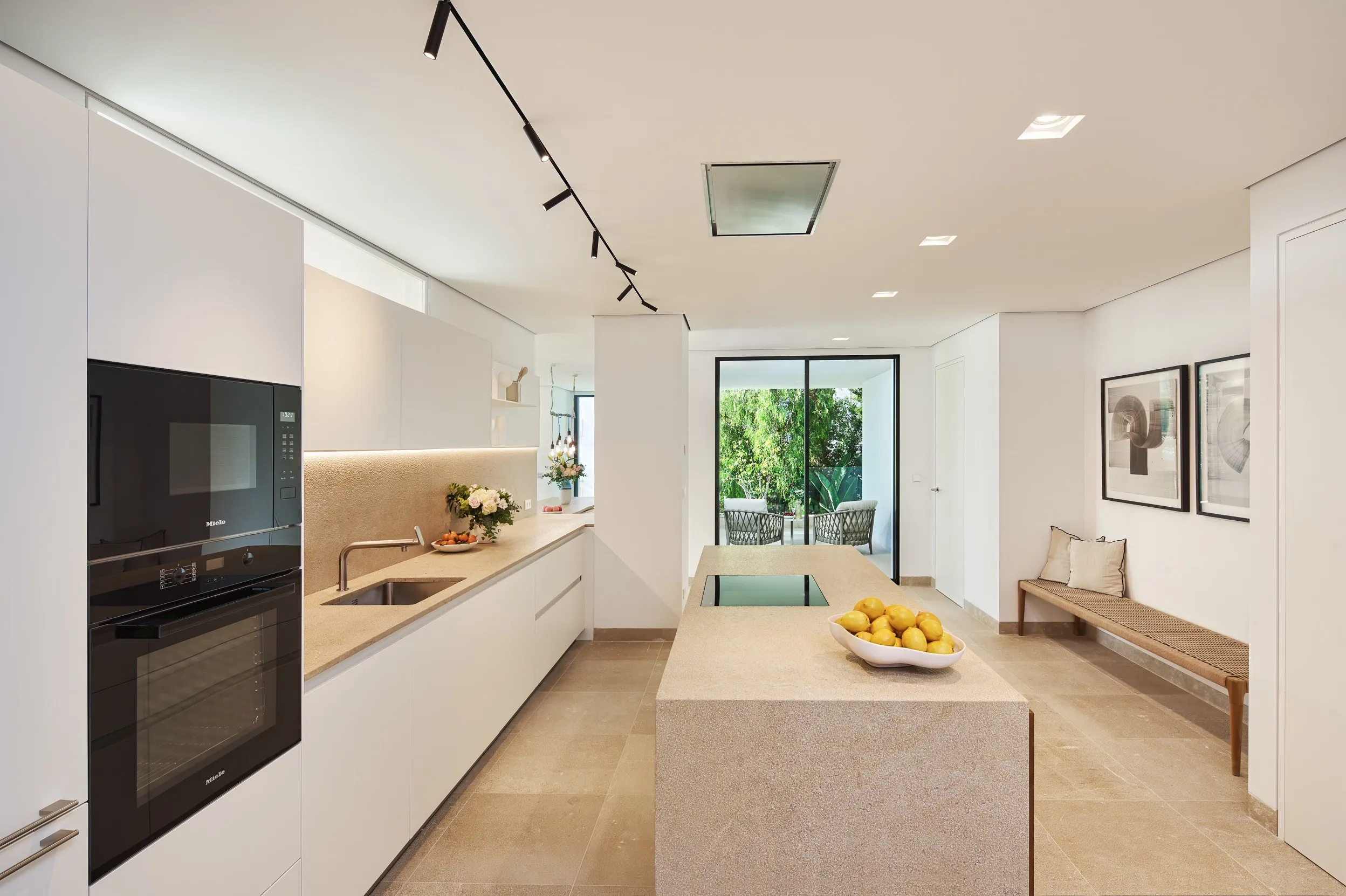 Pronto per il trasloco: Appartamento di alta qualità di nuova costruzione con vista sul mare-4