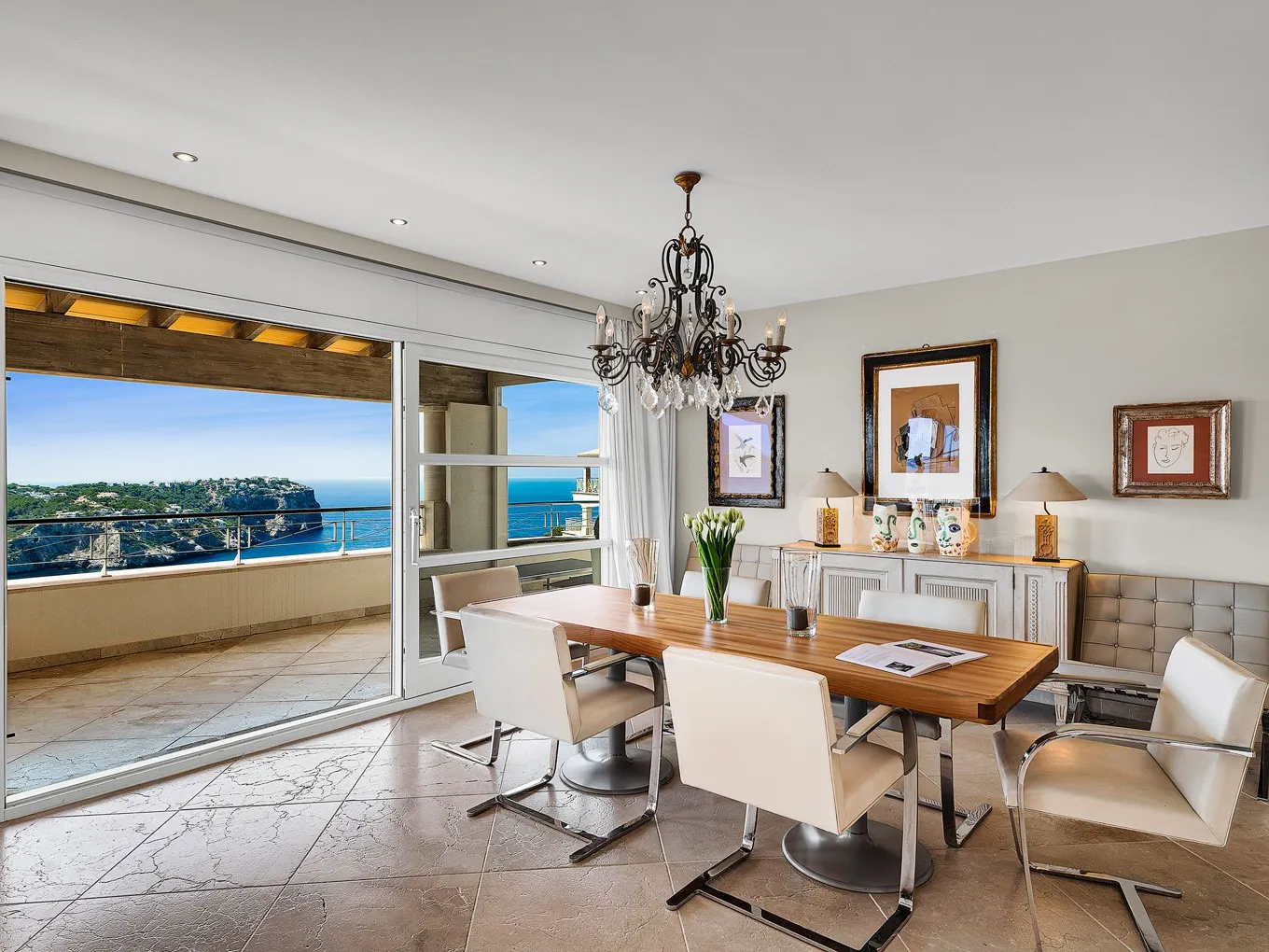 Luxury penthouse with stunning harbour views-3