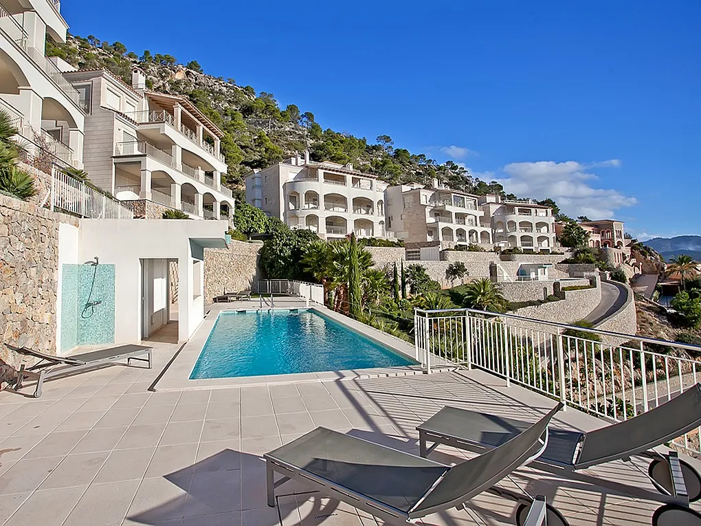 Luksusowy penthouse z zapierającym dech w piersiach widokiem na port-7