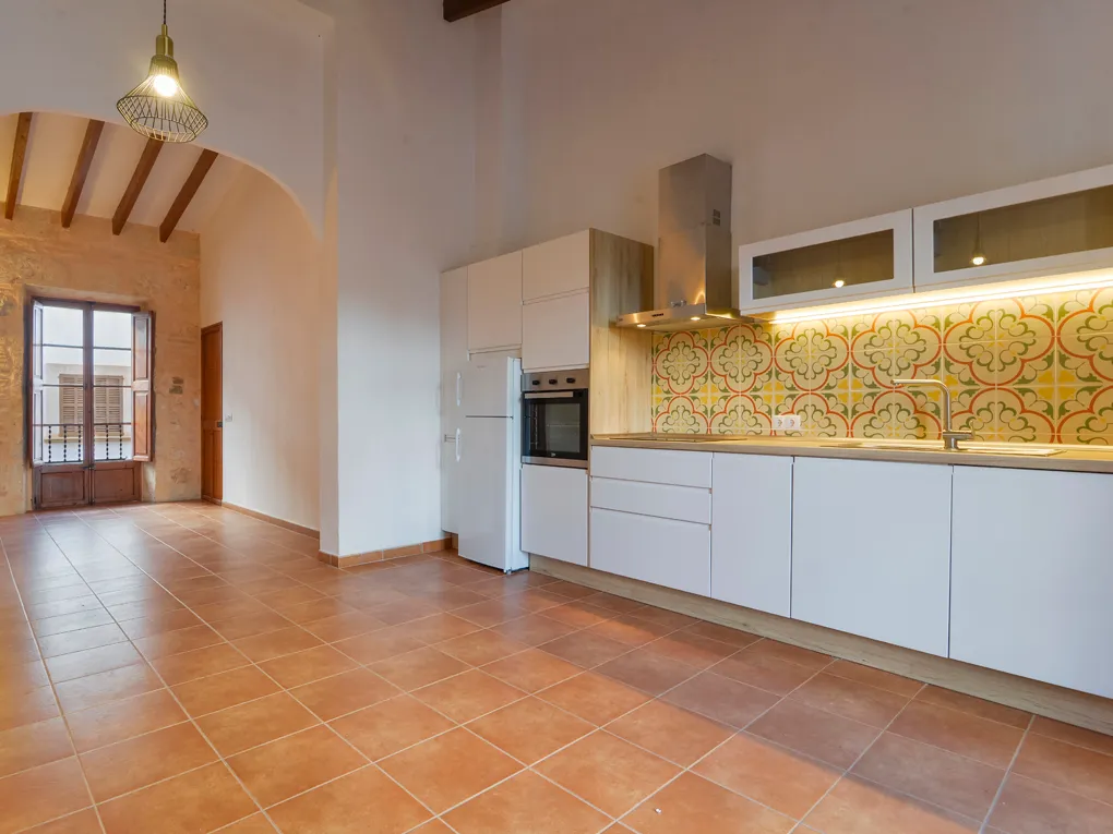 Historisk bygning med gårdhave i Llucmajor-9