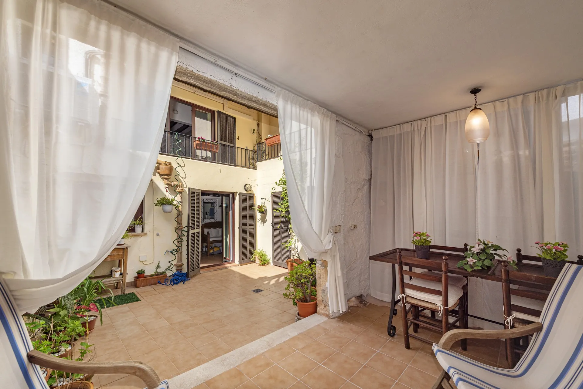 Lovely townhouse in the heart of Pollensa with outdoor space-16