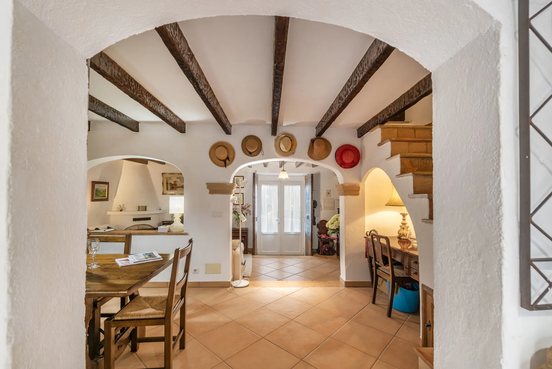 Lovely townhouse in the heart of Pollensa with outdoor space-6