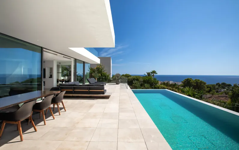 Villa de lujo con vistas al mar a pocos pasos del puerto Portals