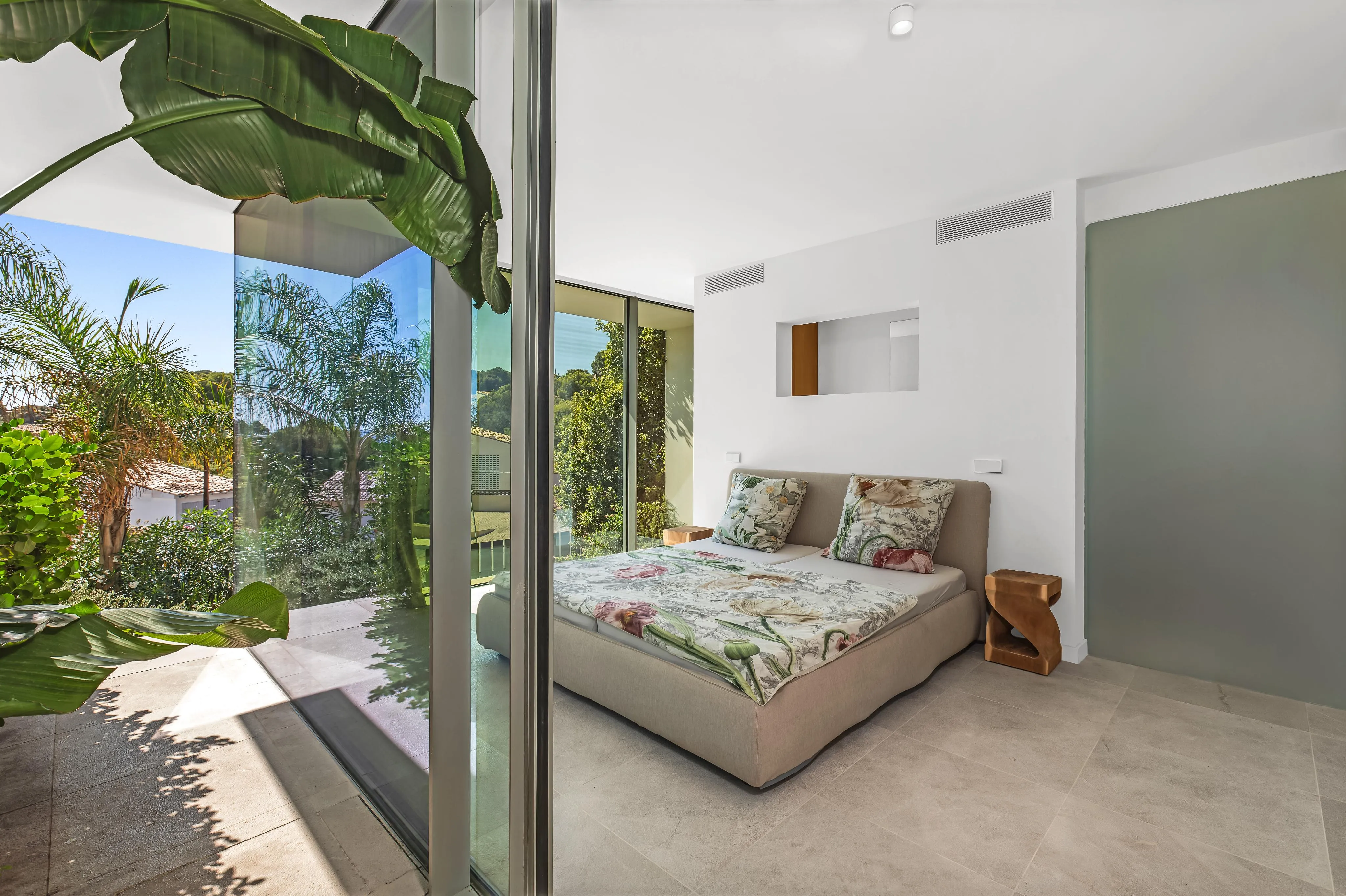 Eersteklas villa met zeezicht op loopafstand van de haven van Portals-18