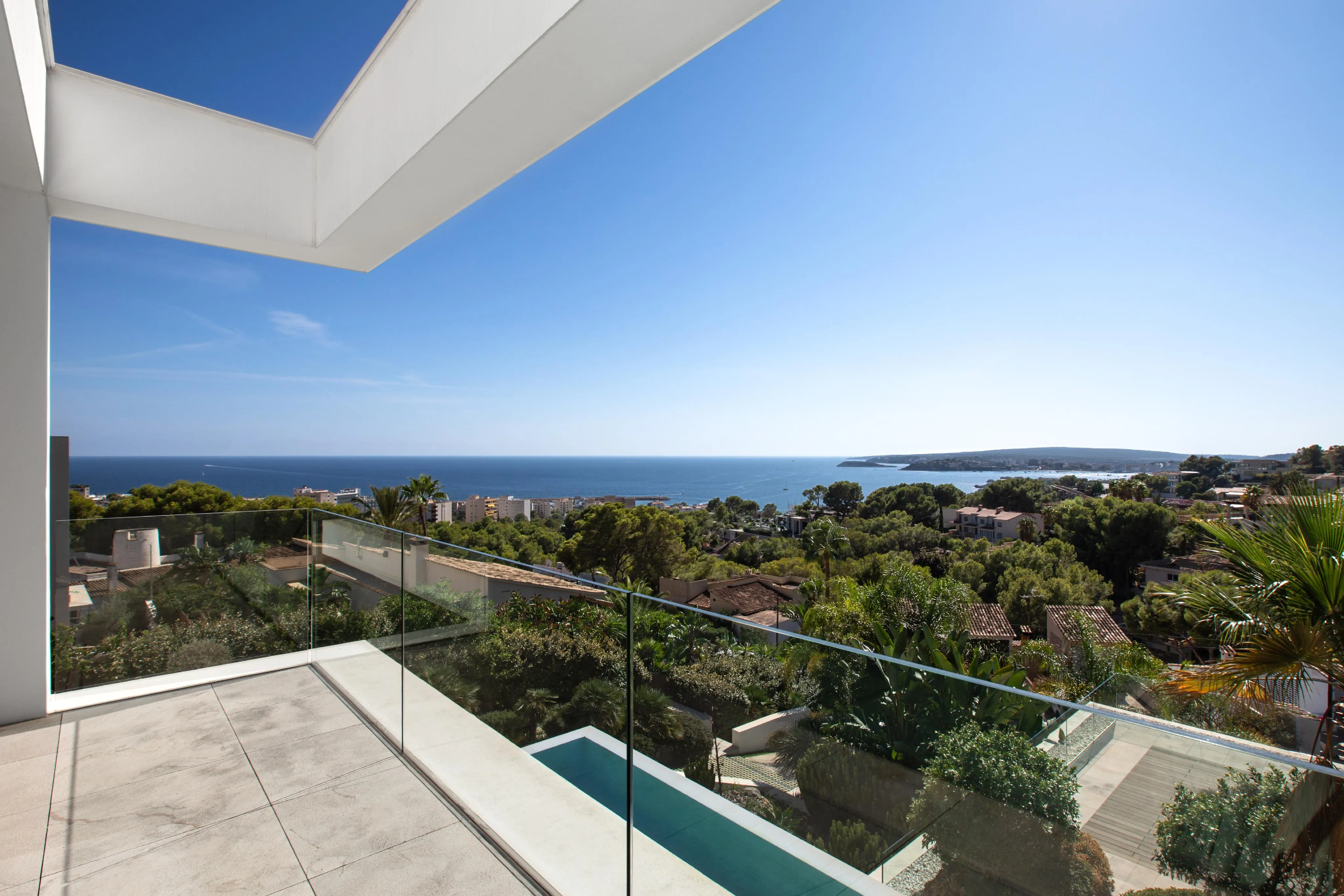 Villa de lujo con vistas al mar a pocos pasos del puerto Portals-11