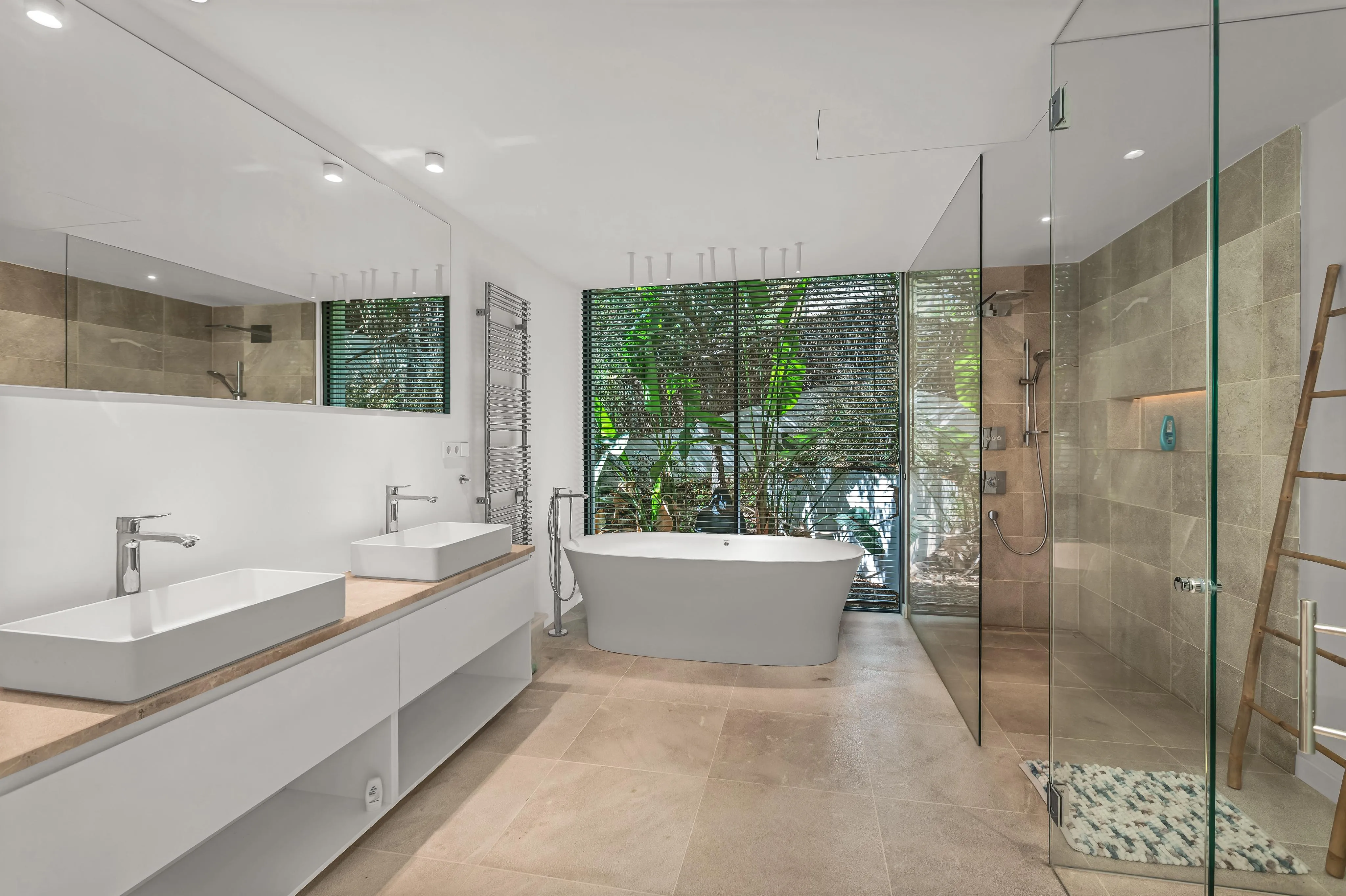 First-class sea view villa within walking distance to the port of Portals-10