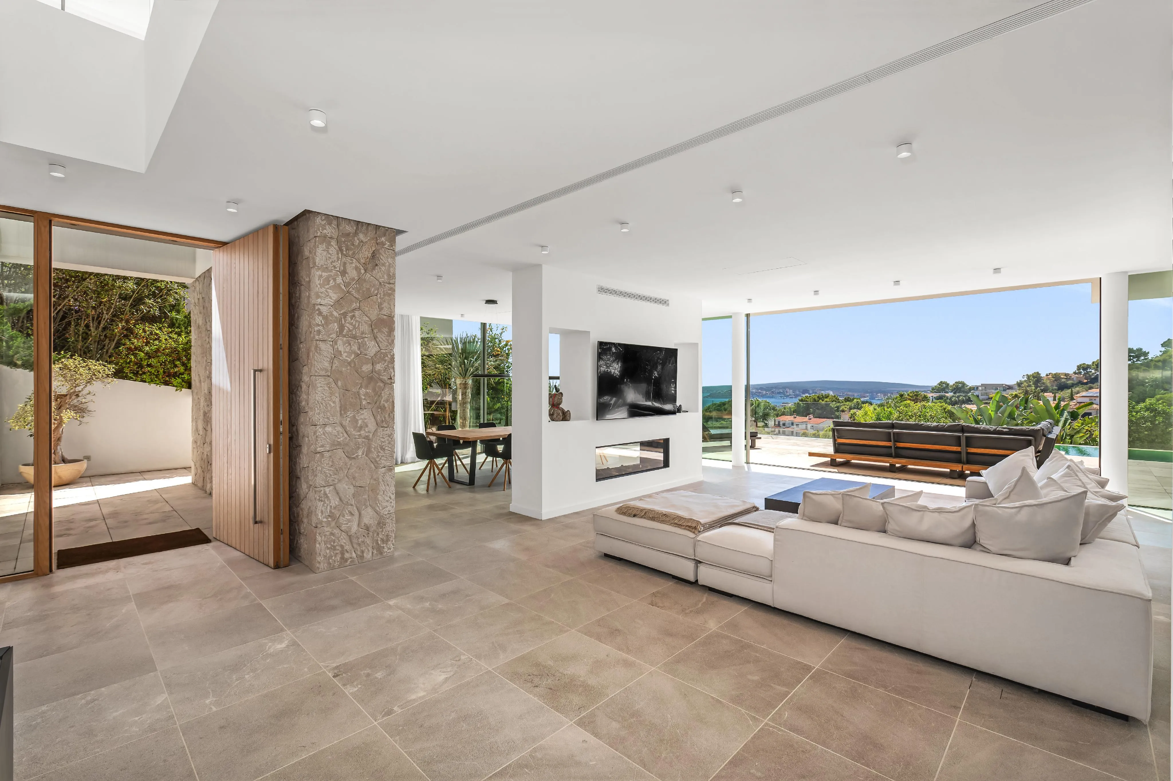 Villa de lujo con vistas al mar a pocos pasos del puerto Portals-3