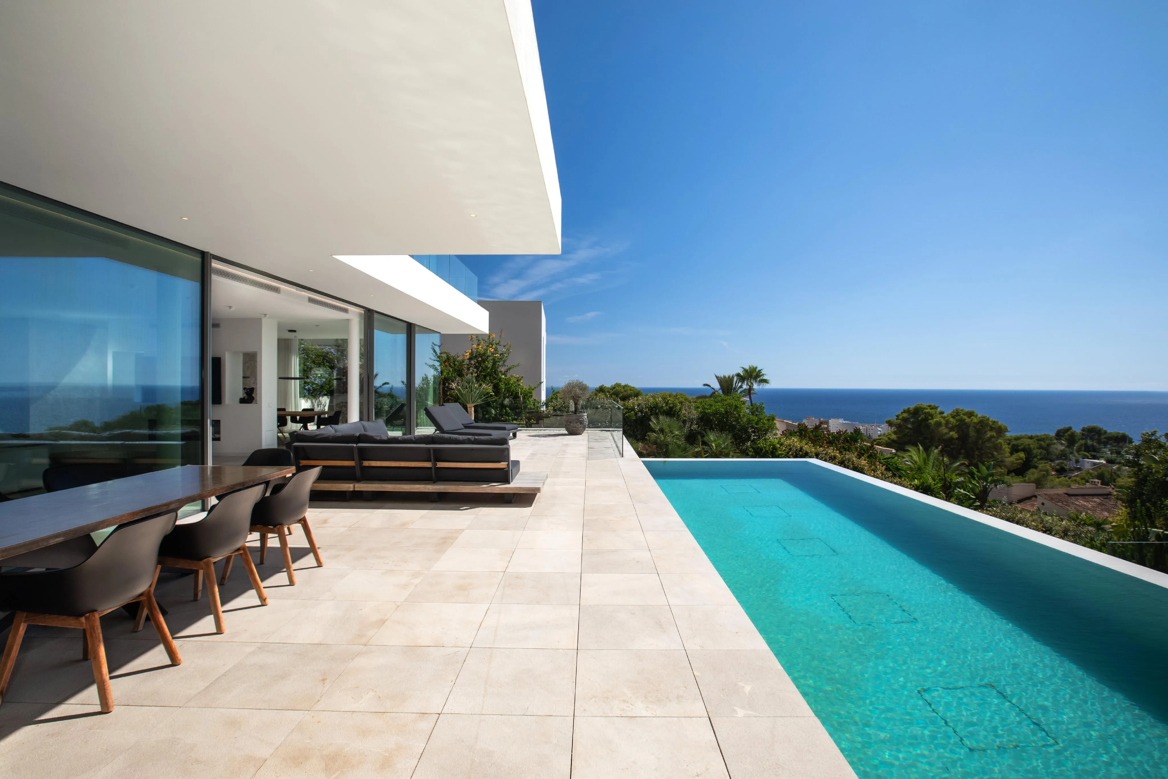 Villa de lujo con vistas al mar a pocos pasos del puerto Portals-1