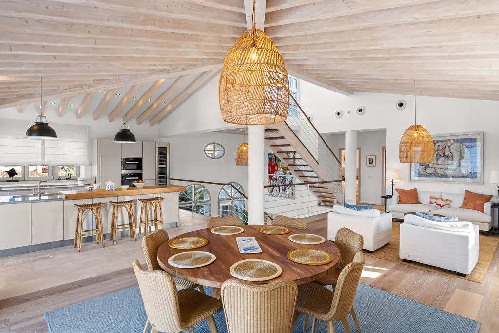 Spectacular villa with 5 en-suite bedrooms on the seafront in Alcudia-6