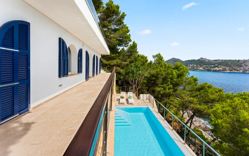 Joya en primera línea de mar - Villa con acceso directo al mar