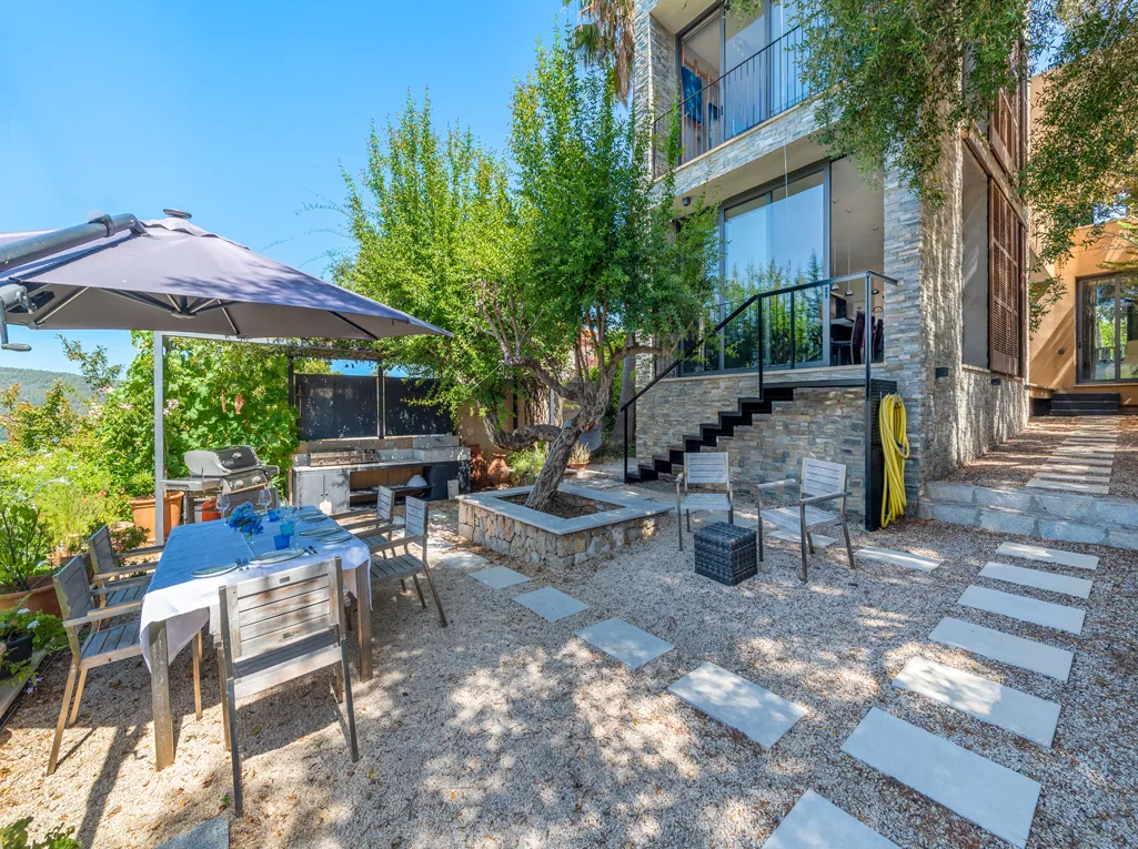 Meravigliosa villa di città più terreno in una posizione meravigliosa-21