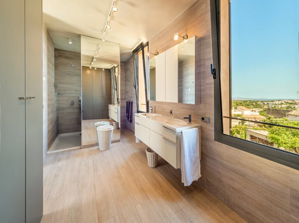 Meravigliosa villa di città più terreno in una posizione meravigliosa-16