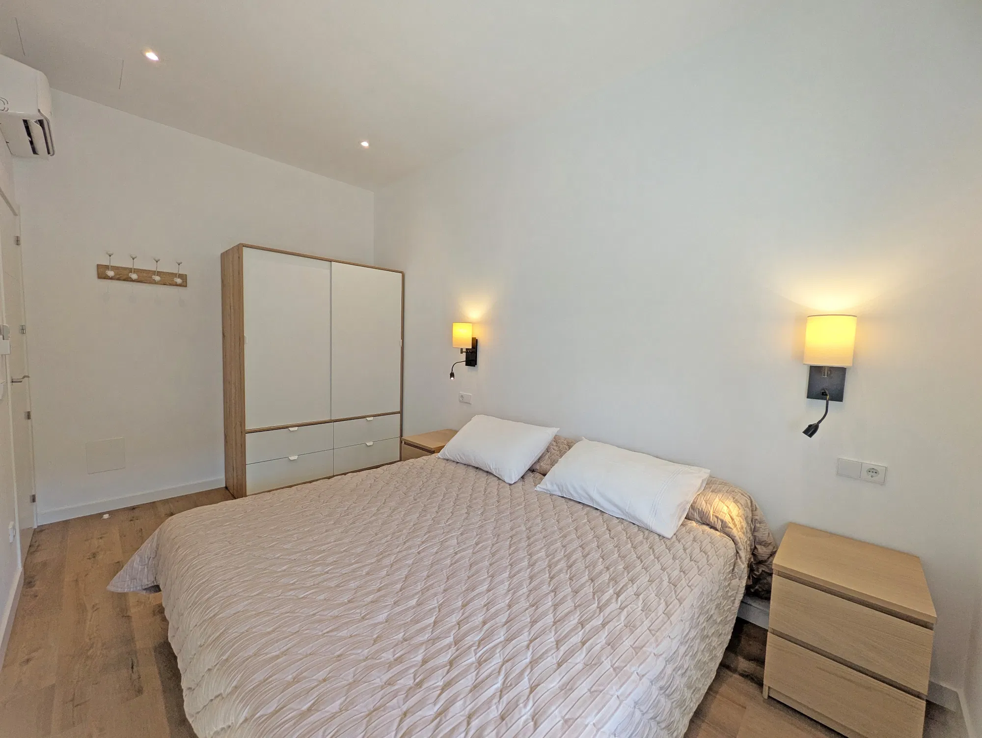 Newly renovated terraced house with pool-11