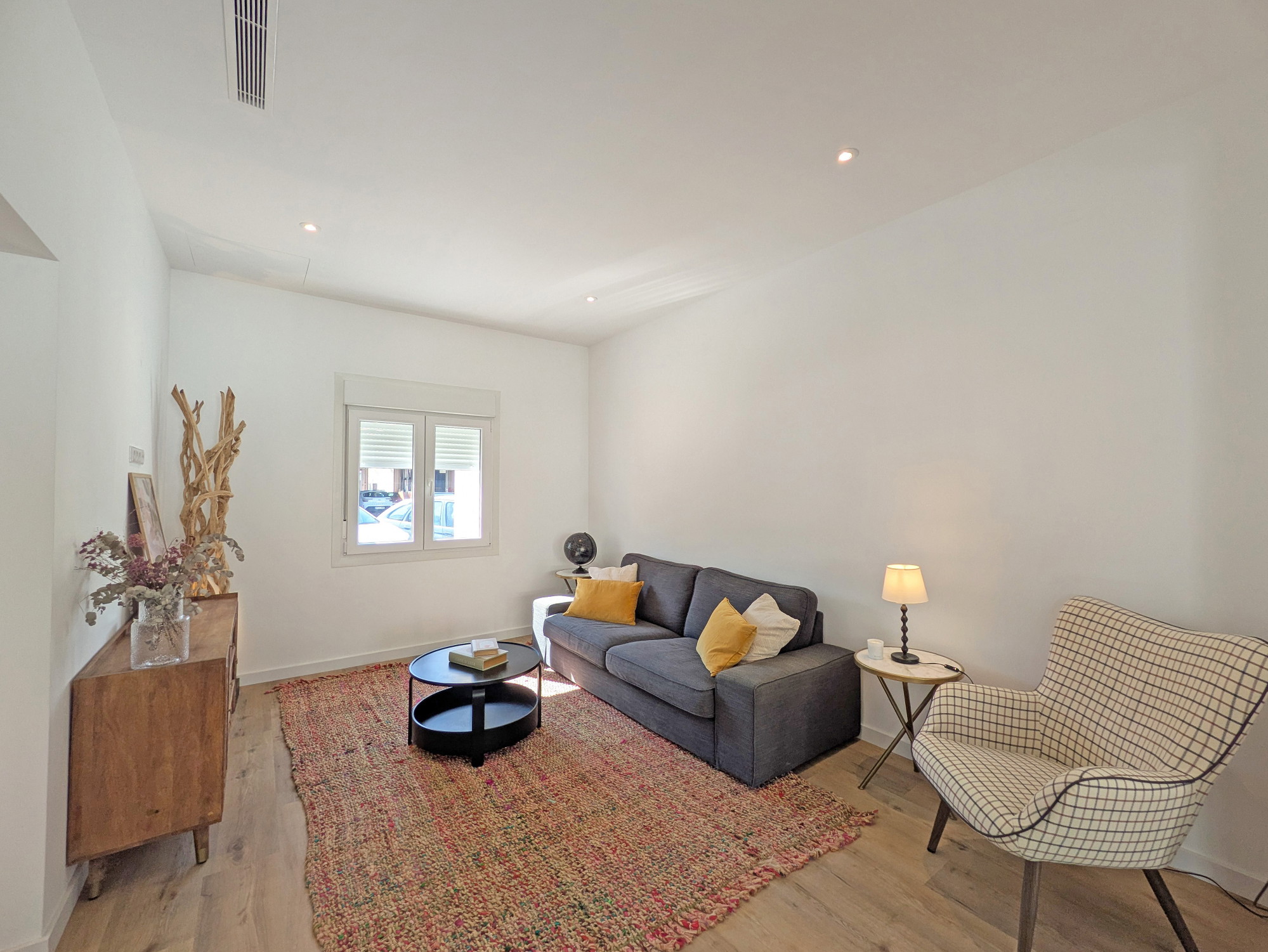 Newly renovated terraced house with pool-4