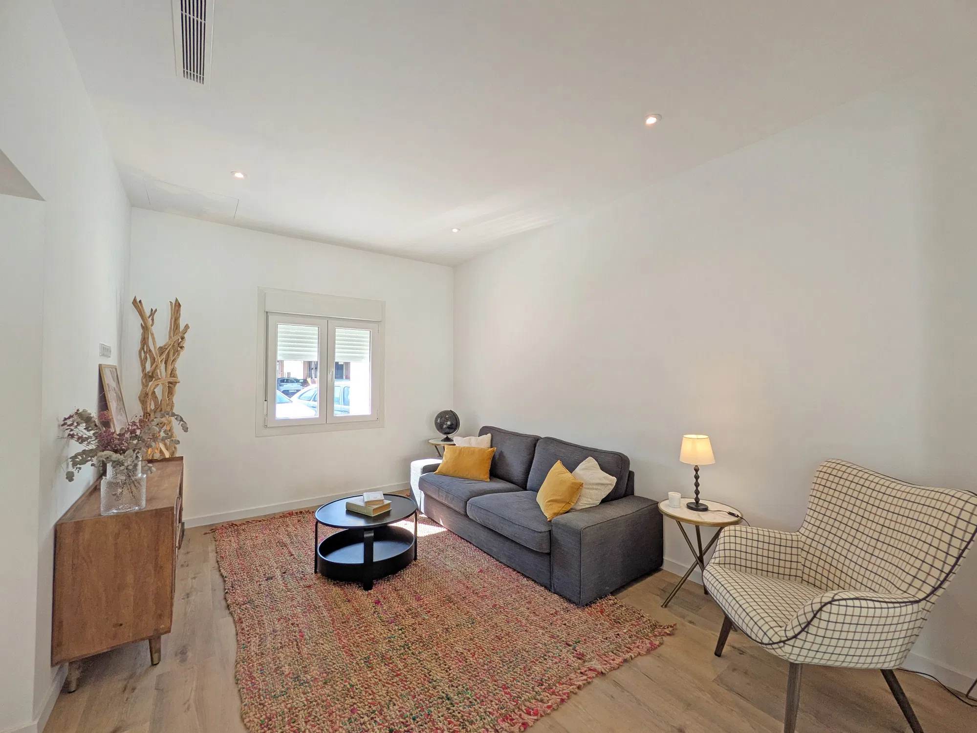 Newly renovated terraced house with pool-4