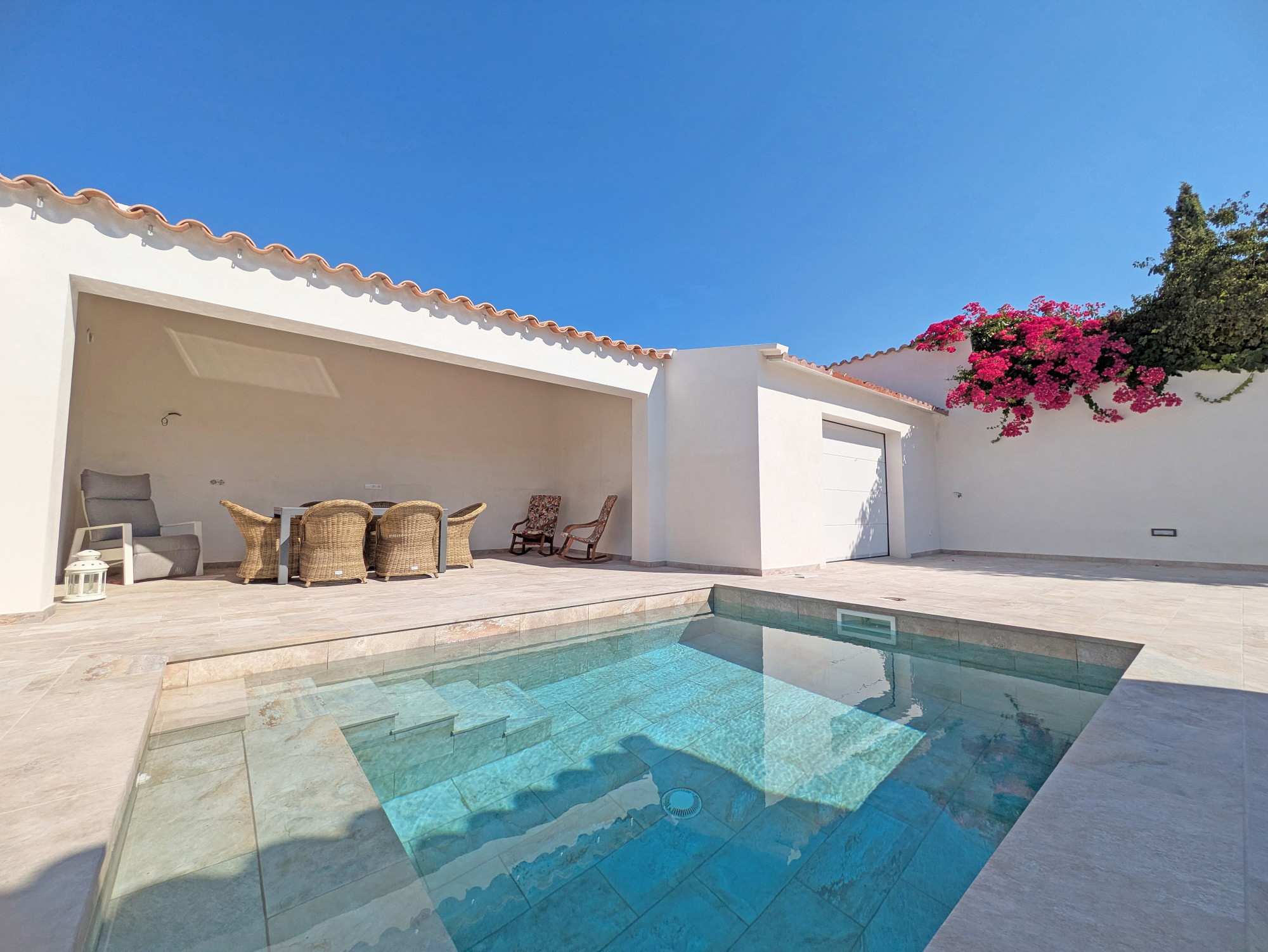 Newly renovated terraced house with pool-2