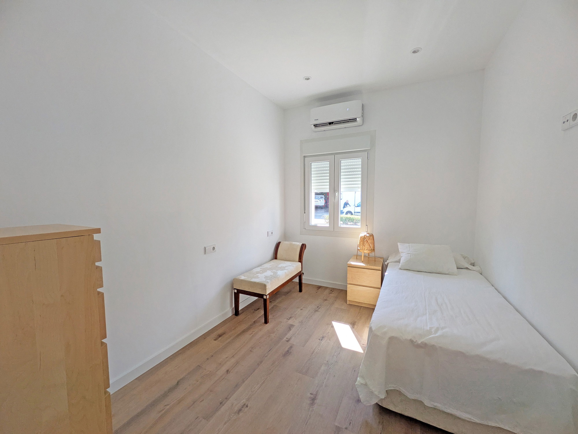 Newly renovated terraced house with pool-8