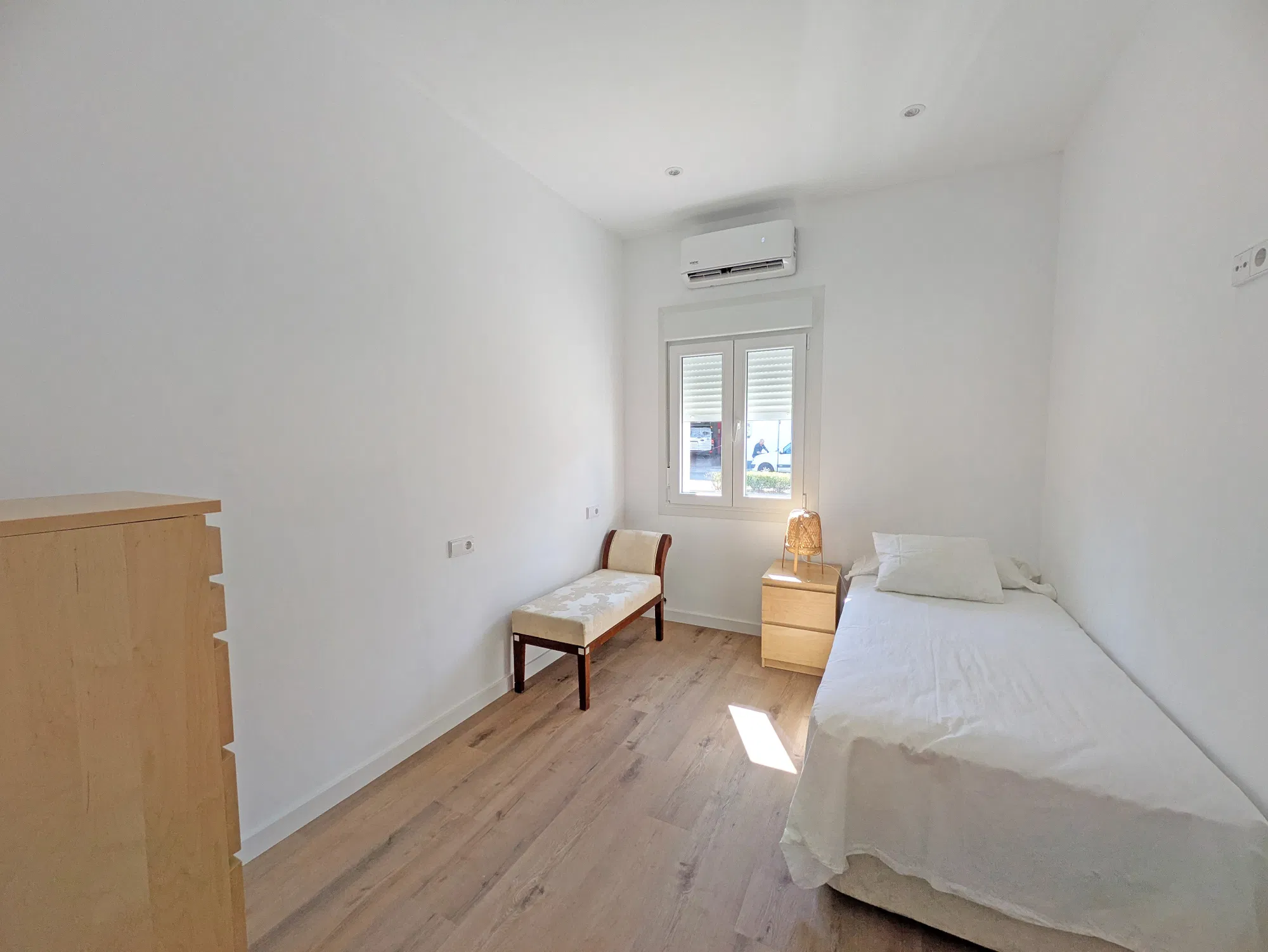 Newly renovated terraced house with pool-8
